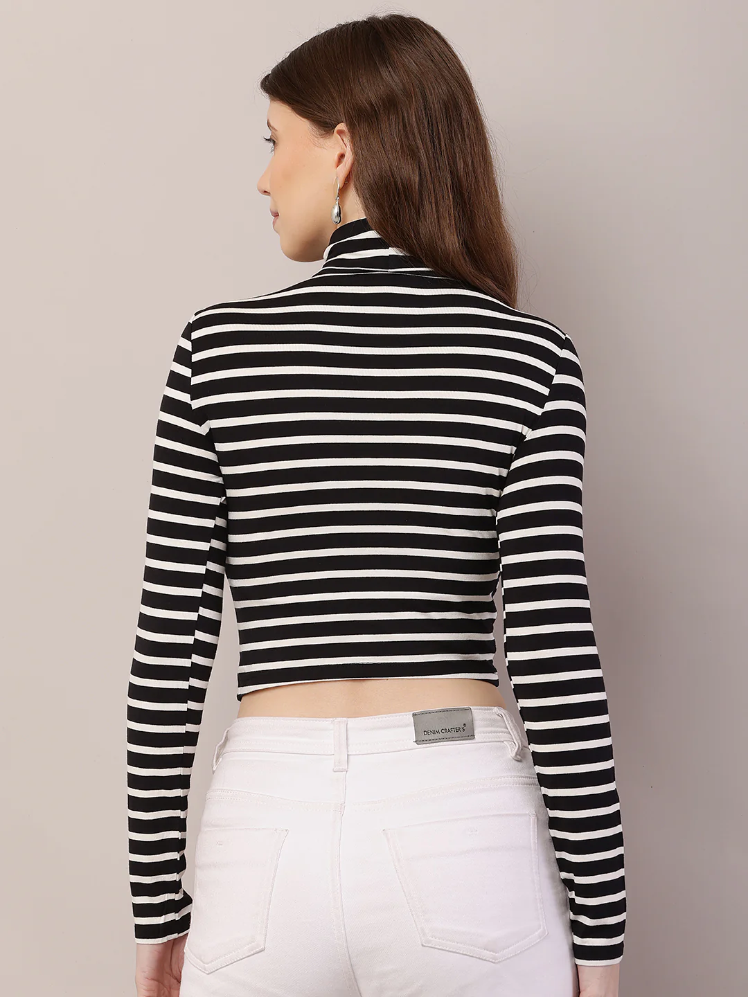 Women Black and White Crop Top - Image 4