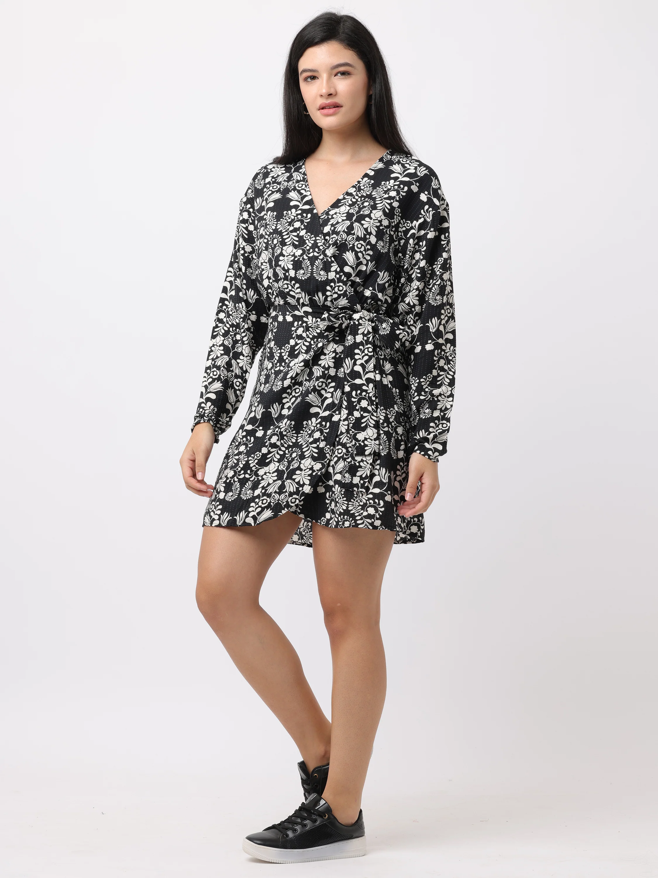 Women Black and White Printed Wrap around dress - Image 3