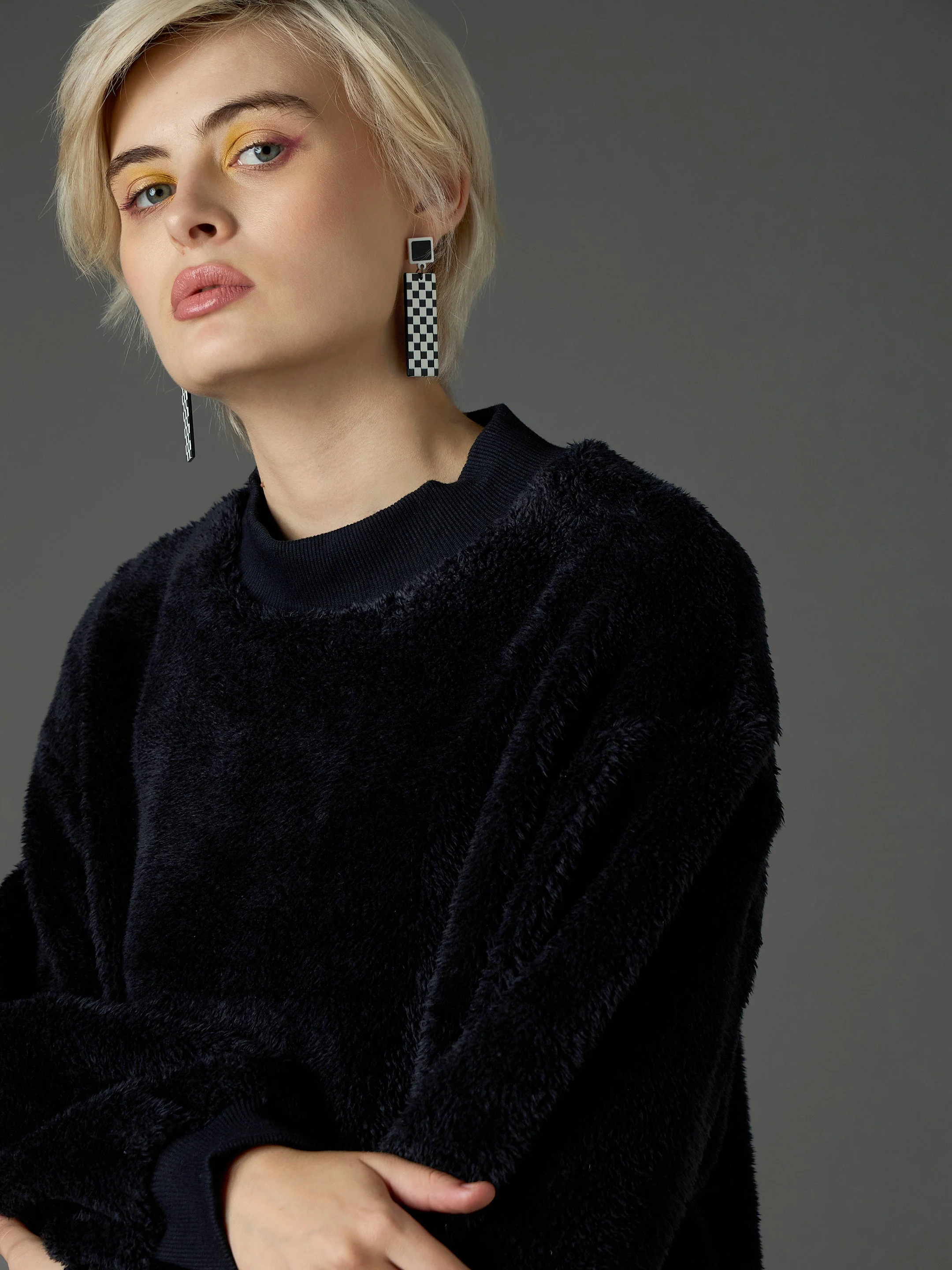Women Black Balloon Sleeve Faux Fur Sweatshirt - Image 4