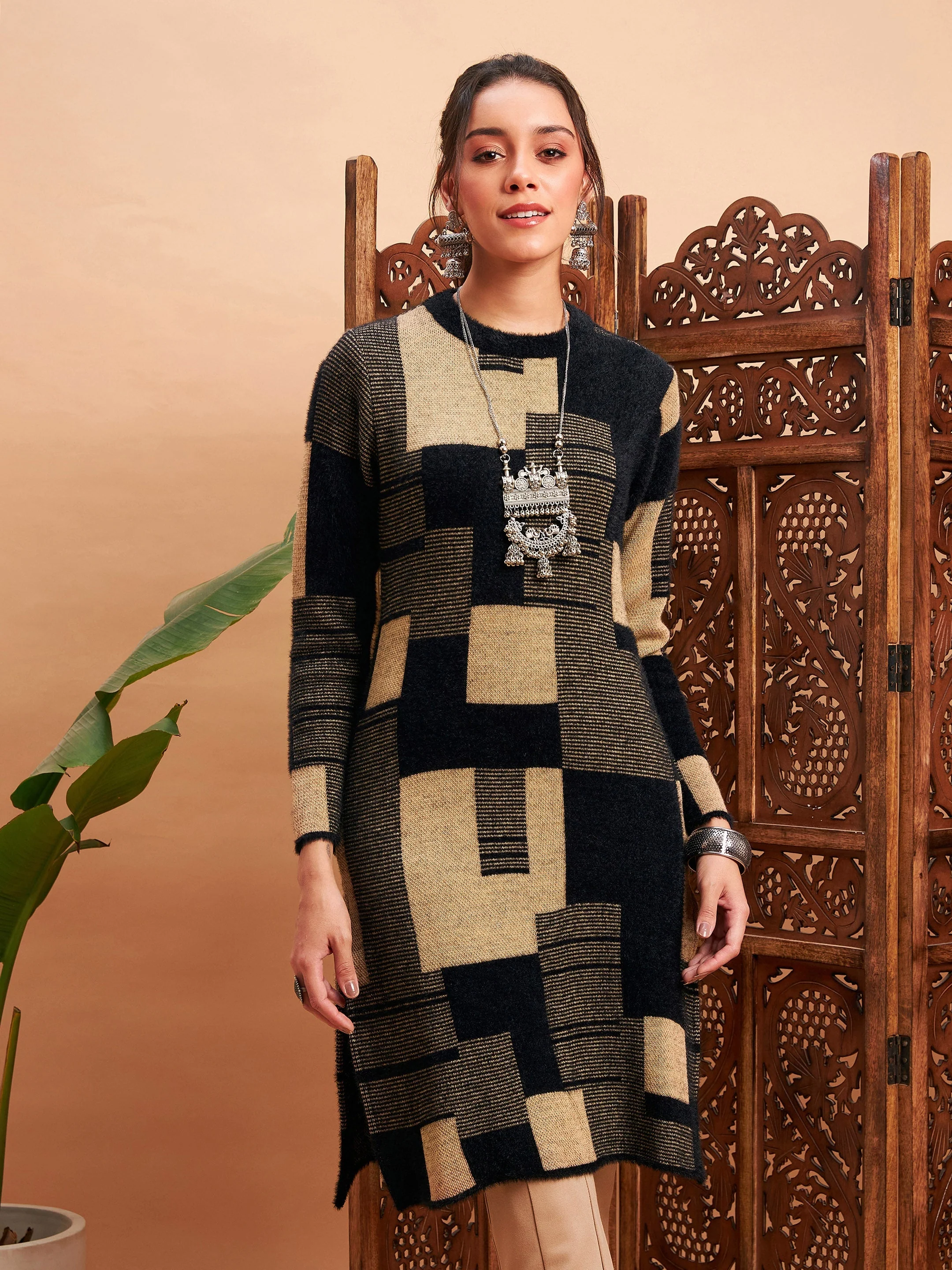 Women Black & Beige Hair Wool Straight Kurta - Image 3