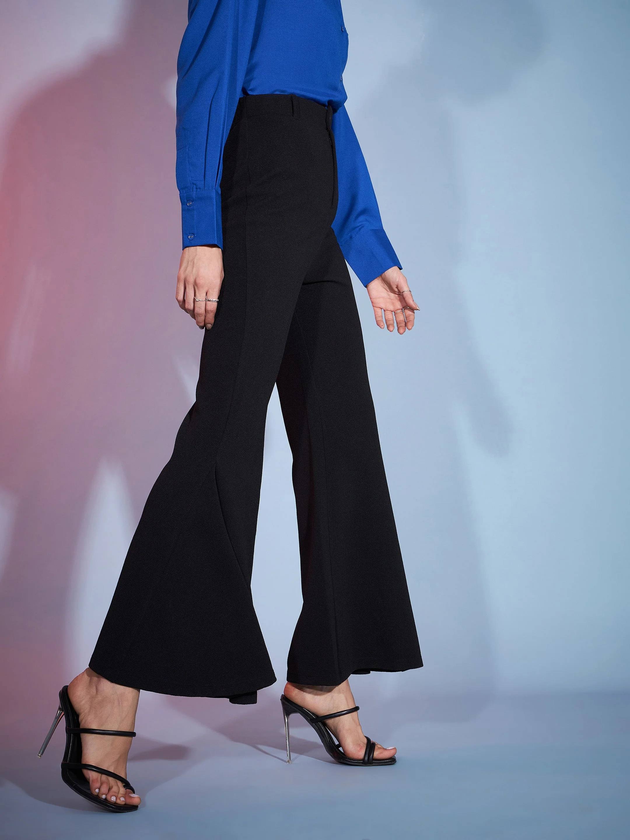 Women Black Bell Bottom Kick Pleats Knitted Pants - Image 6