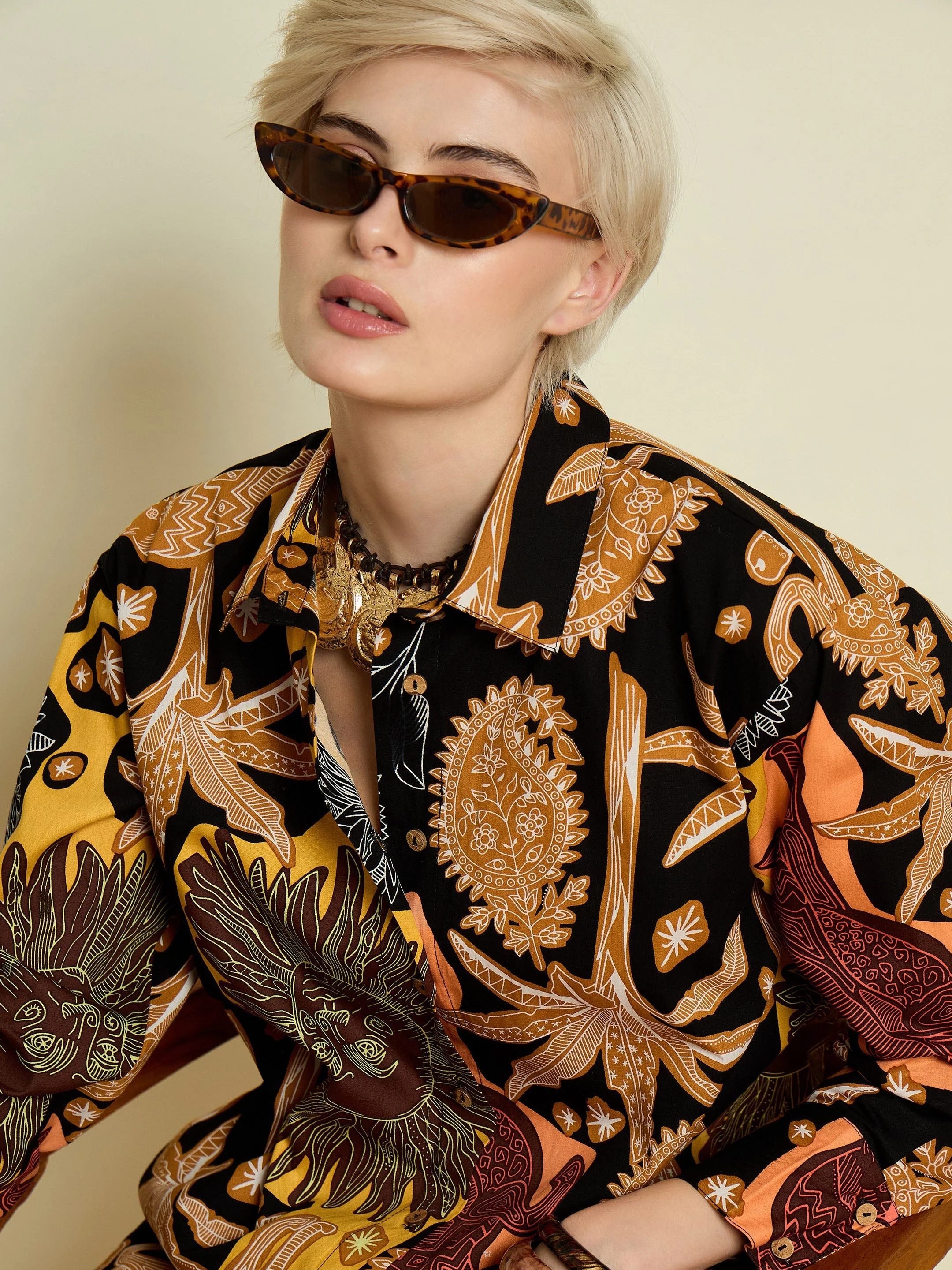 Women Black Boho Printed Shirt With Straight Pants - Image 2