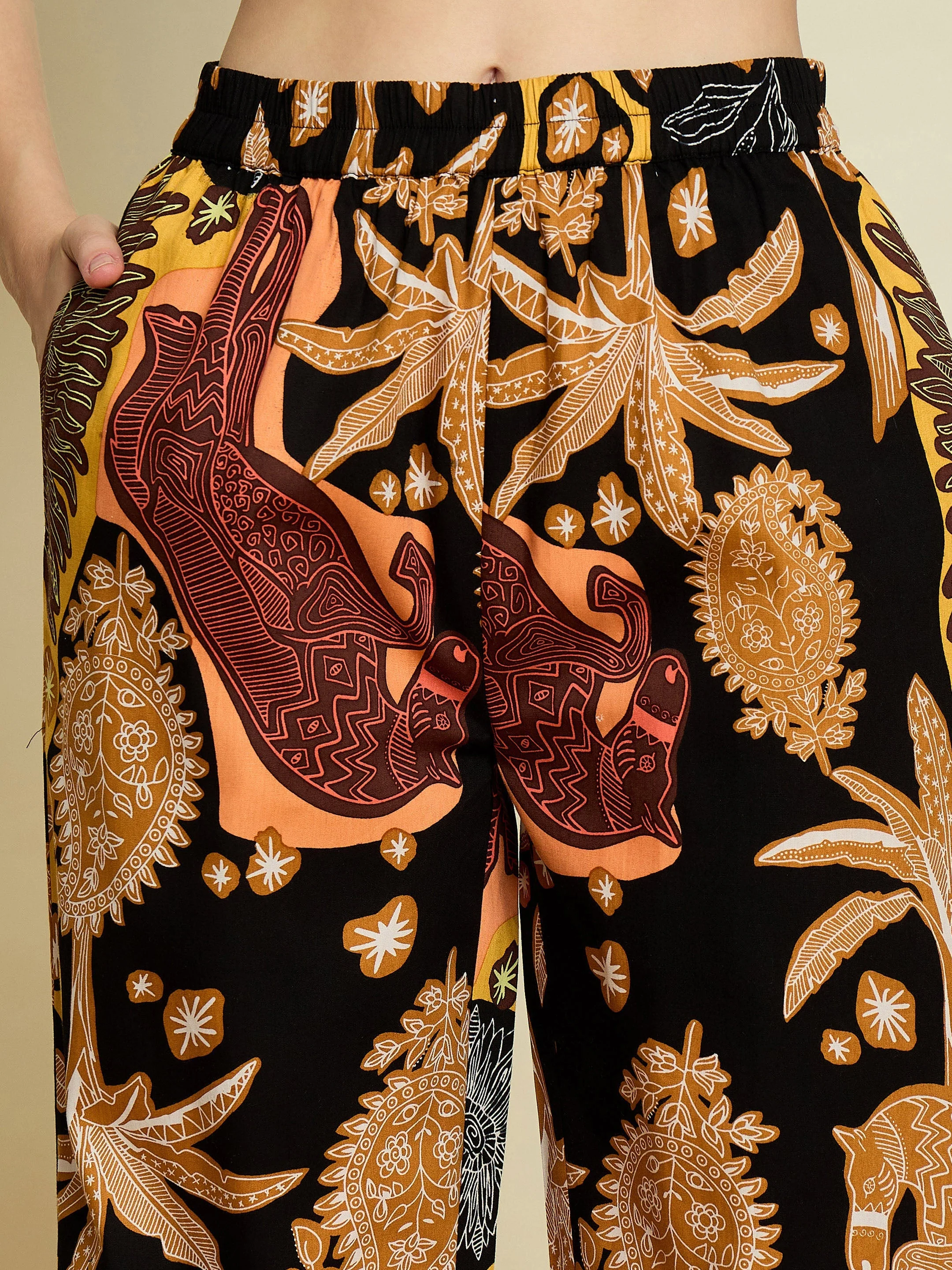 Women Black Boho Printed Shirt With Straight Pants - Image 3