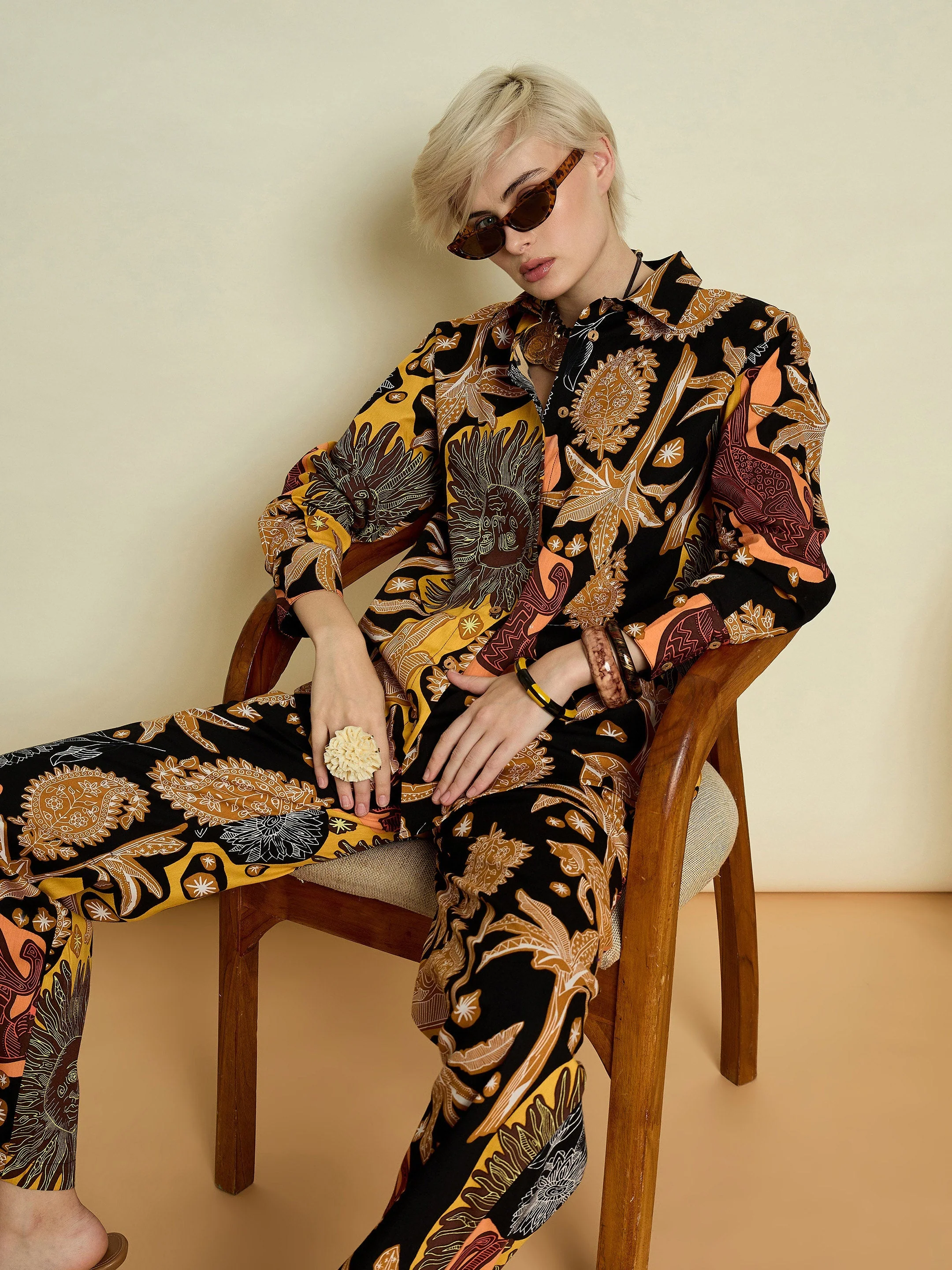 Women Black Boho Printed Shirt With Straight Pants - Image 4