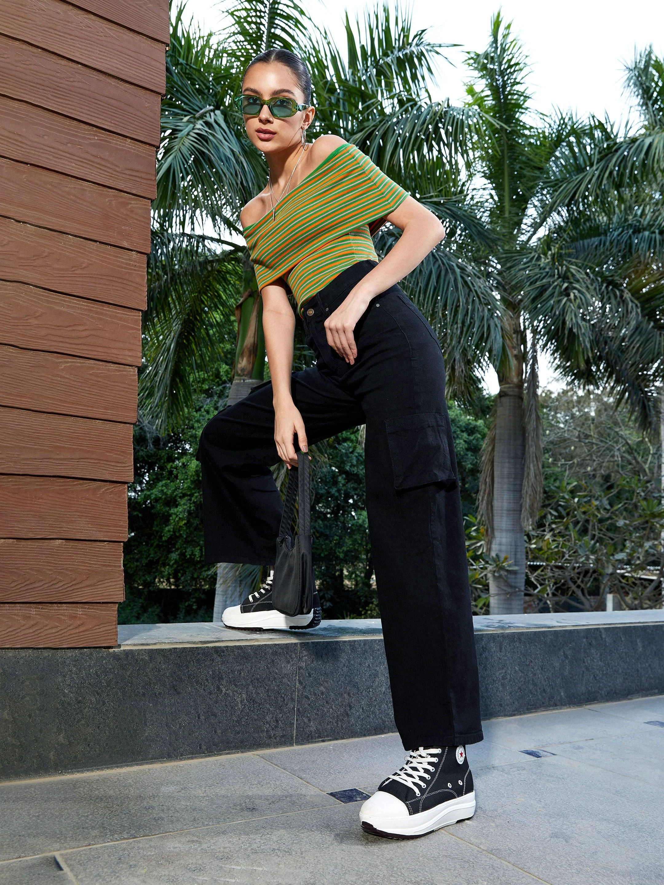 Women Black Box Pocket Straight  Jeans - Image 2