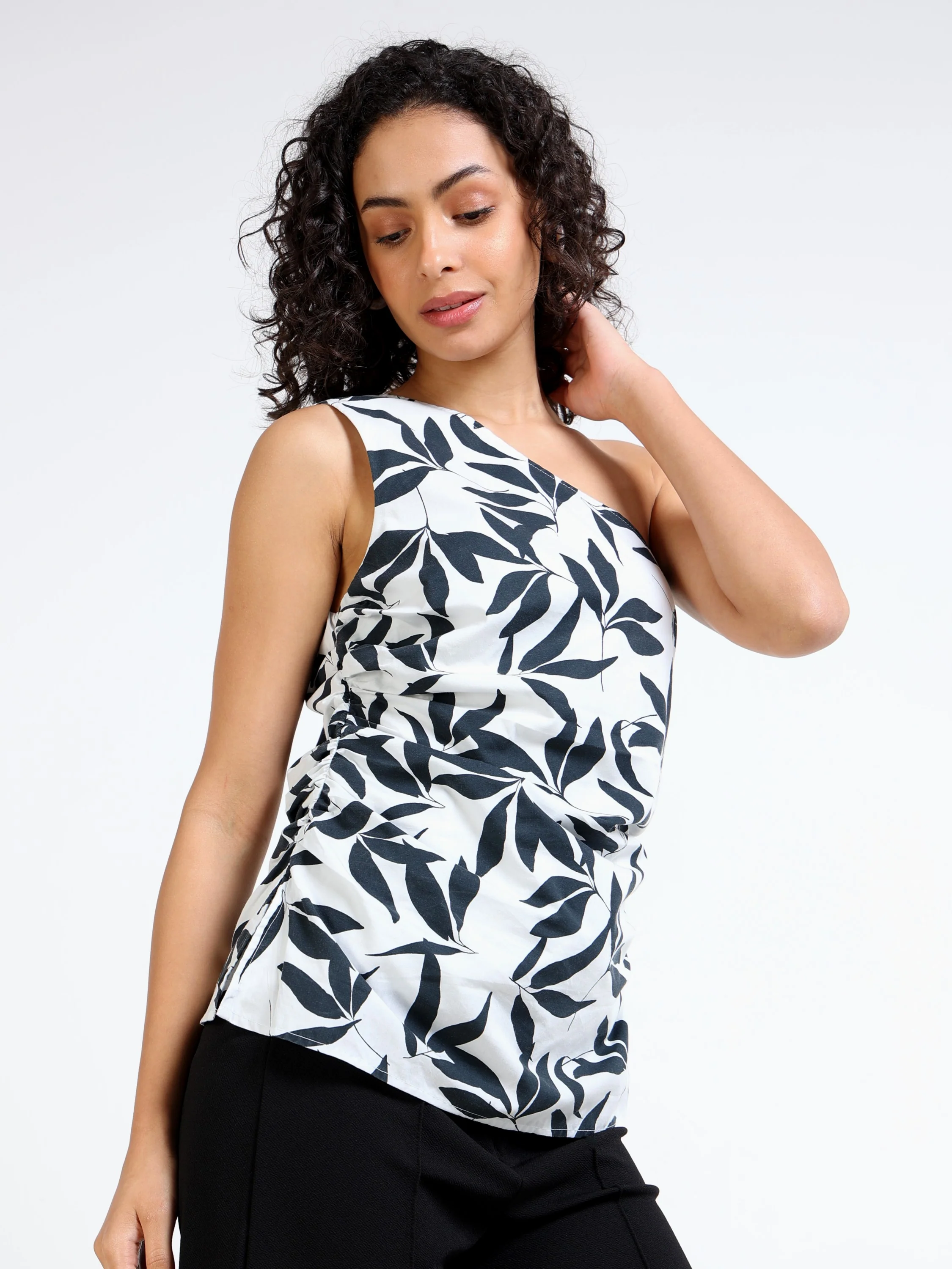 Women Printed One Shoulder Top - Image 6