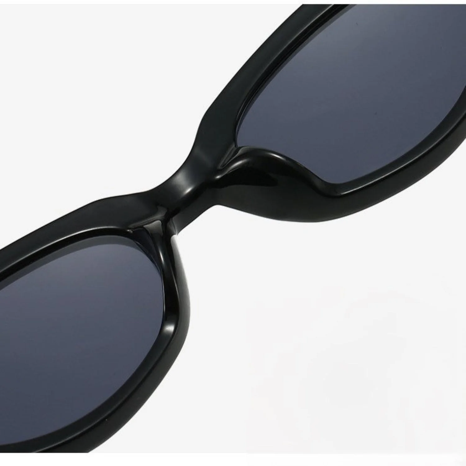 Women Black Cat Eye Sunglasses - Image 3