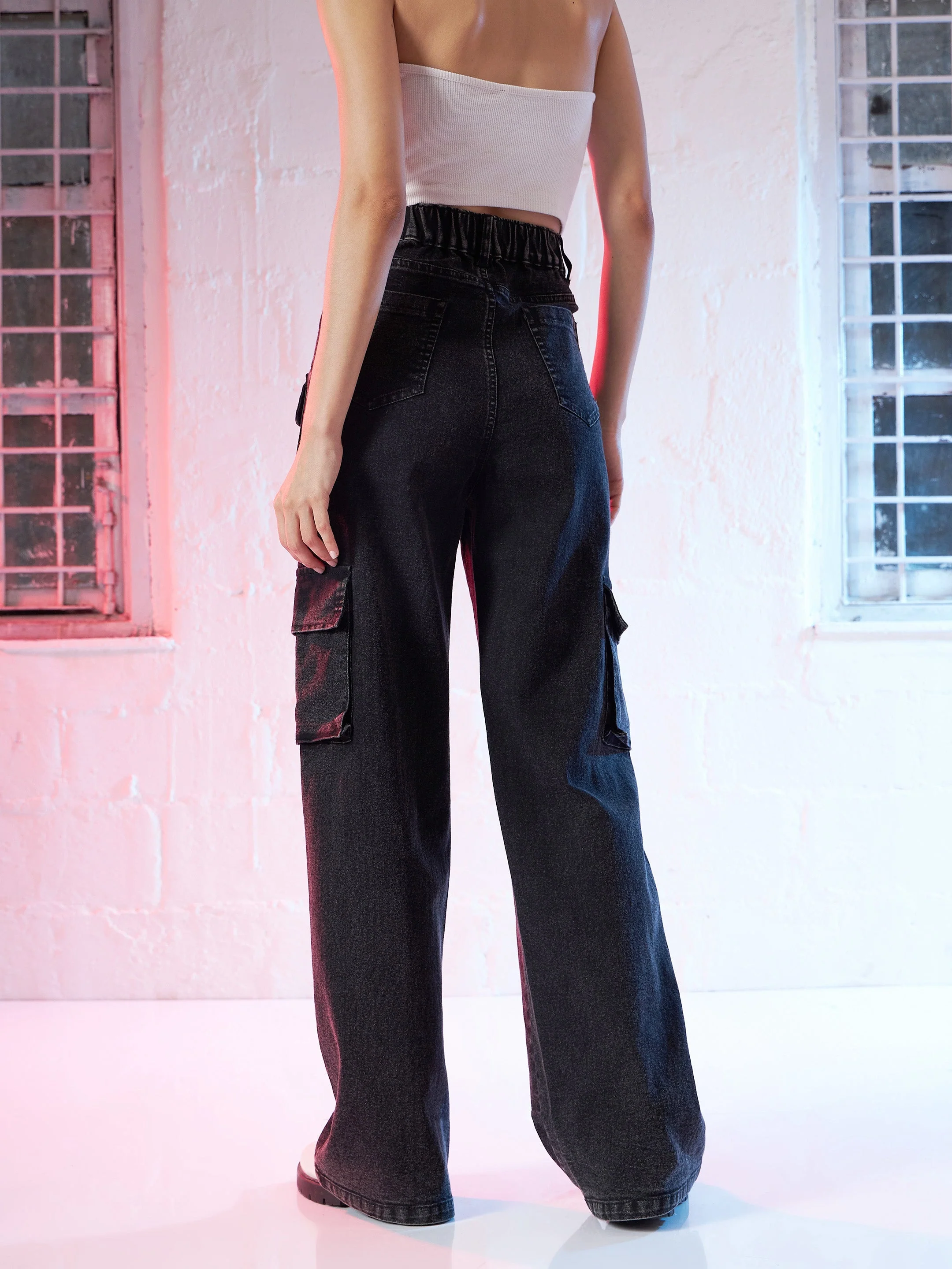 Women Black Chain Detail Cargo Straight Jeans - Image 5