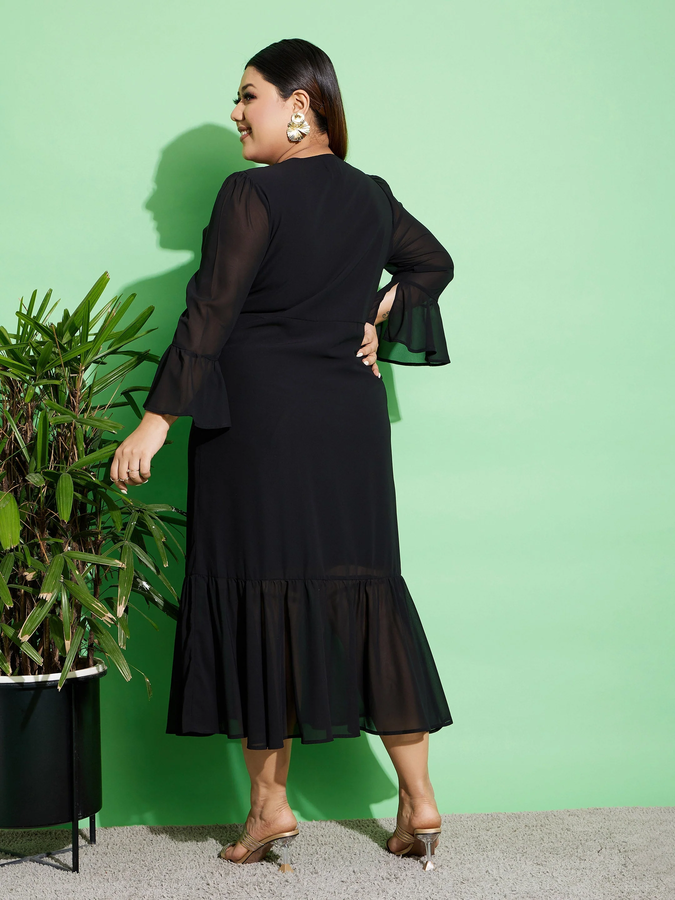 Women Black Chain Detail Wrap Dress - Image 5