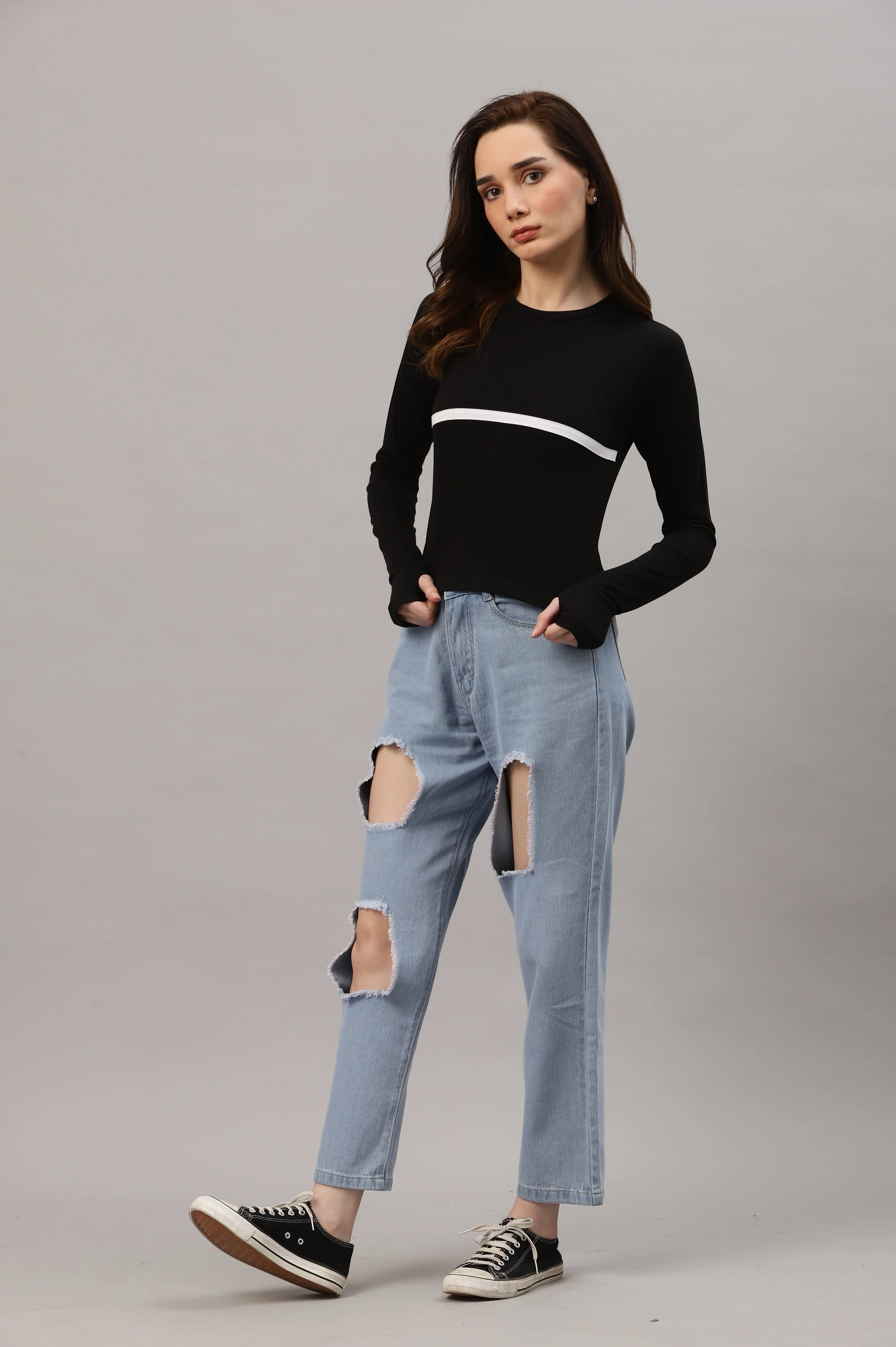 Women Black Colorblocked Crop Top - Image 2