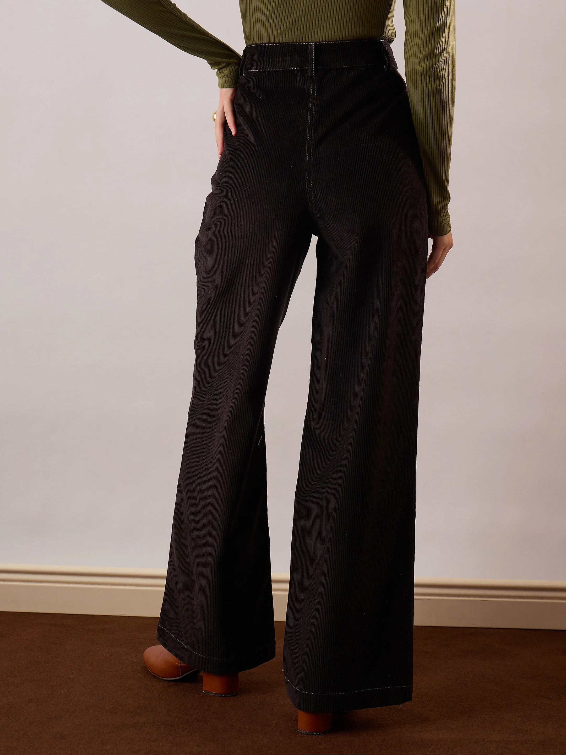 Women Black Corduroy Front Patch Pocket Wide Leg Pants - Image 5