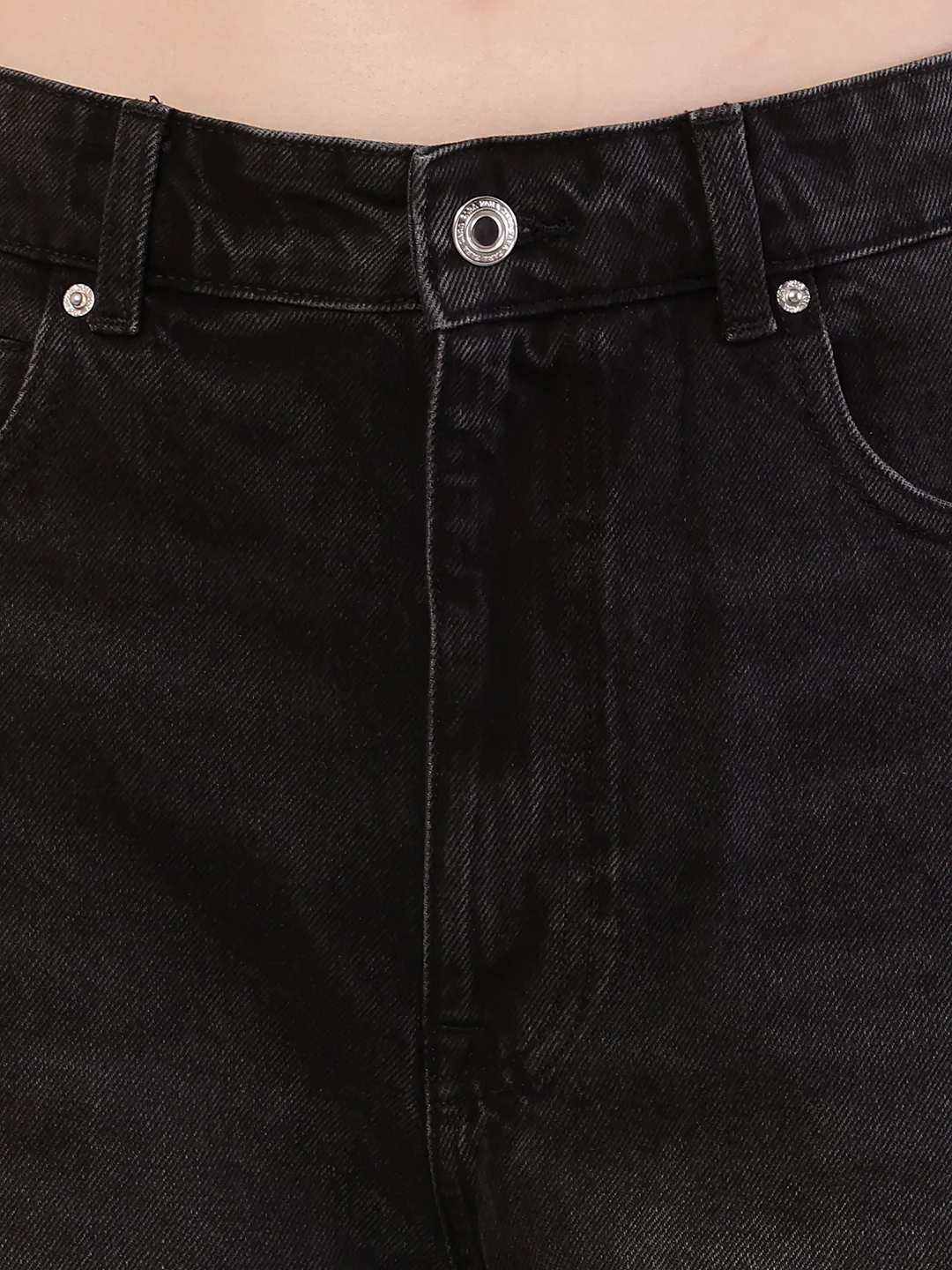 Women black cotton belt-loop solid shorts - Image 4