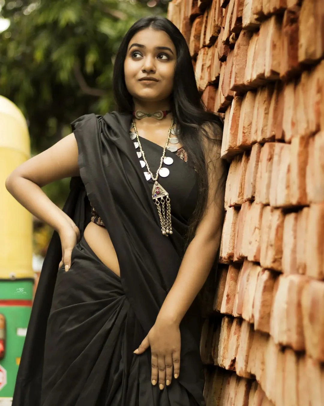 Women Black Cotton Saree - Image 3