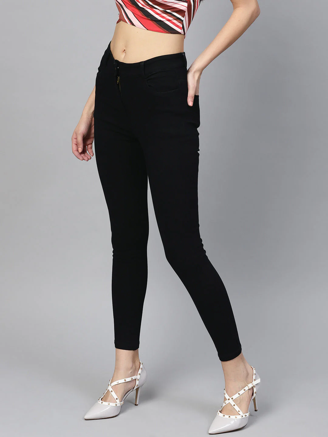 Women Black Cropped Jeans - Image 4