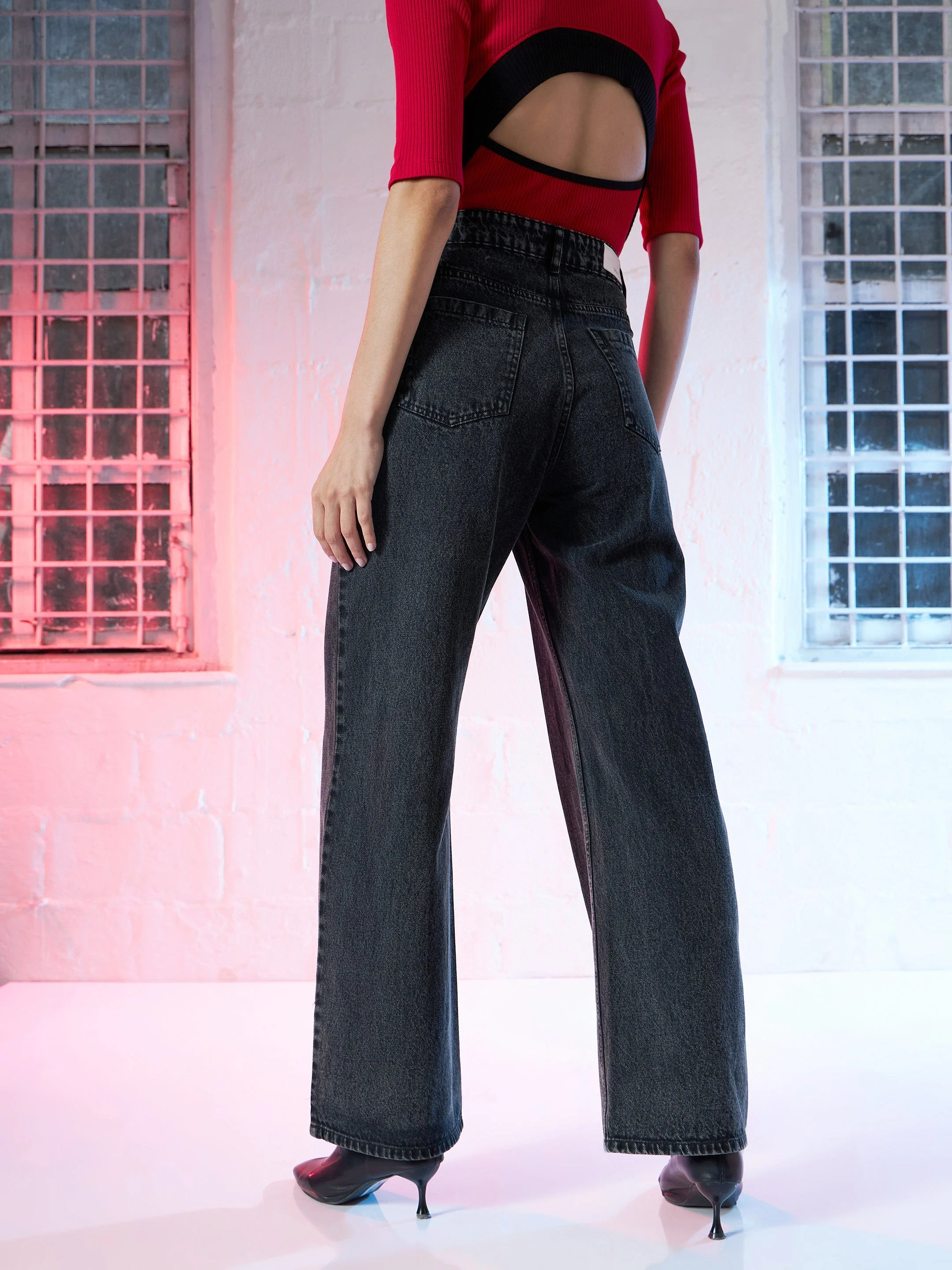 Women Black Denim Belted Straight Fit Jeans - Image 5