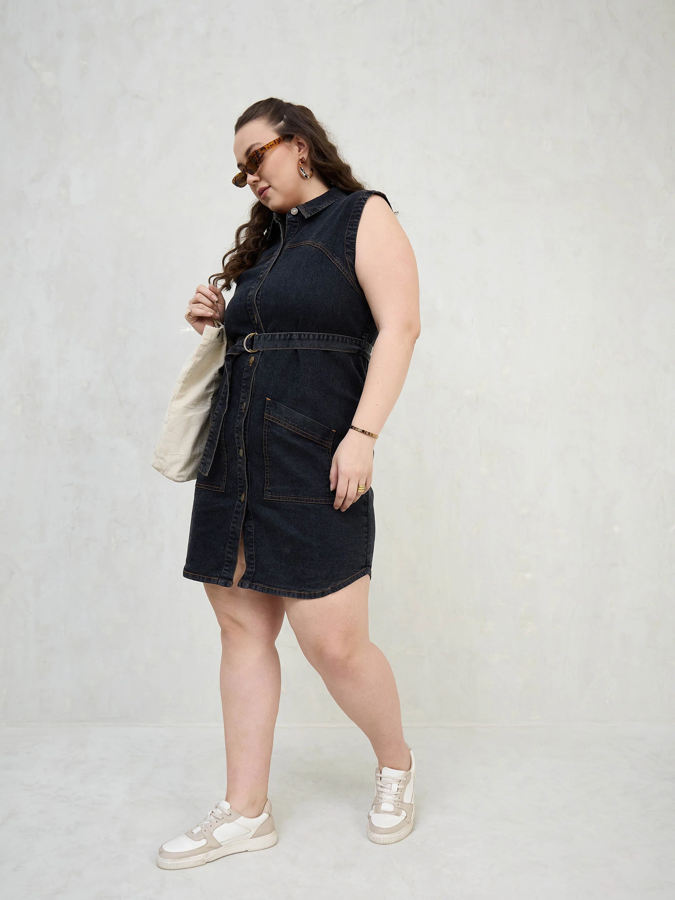 Women Black Denim Sleeveless Short Dress - Image 2
