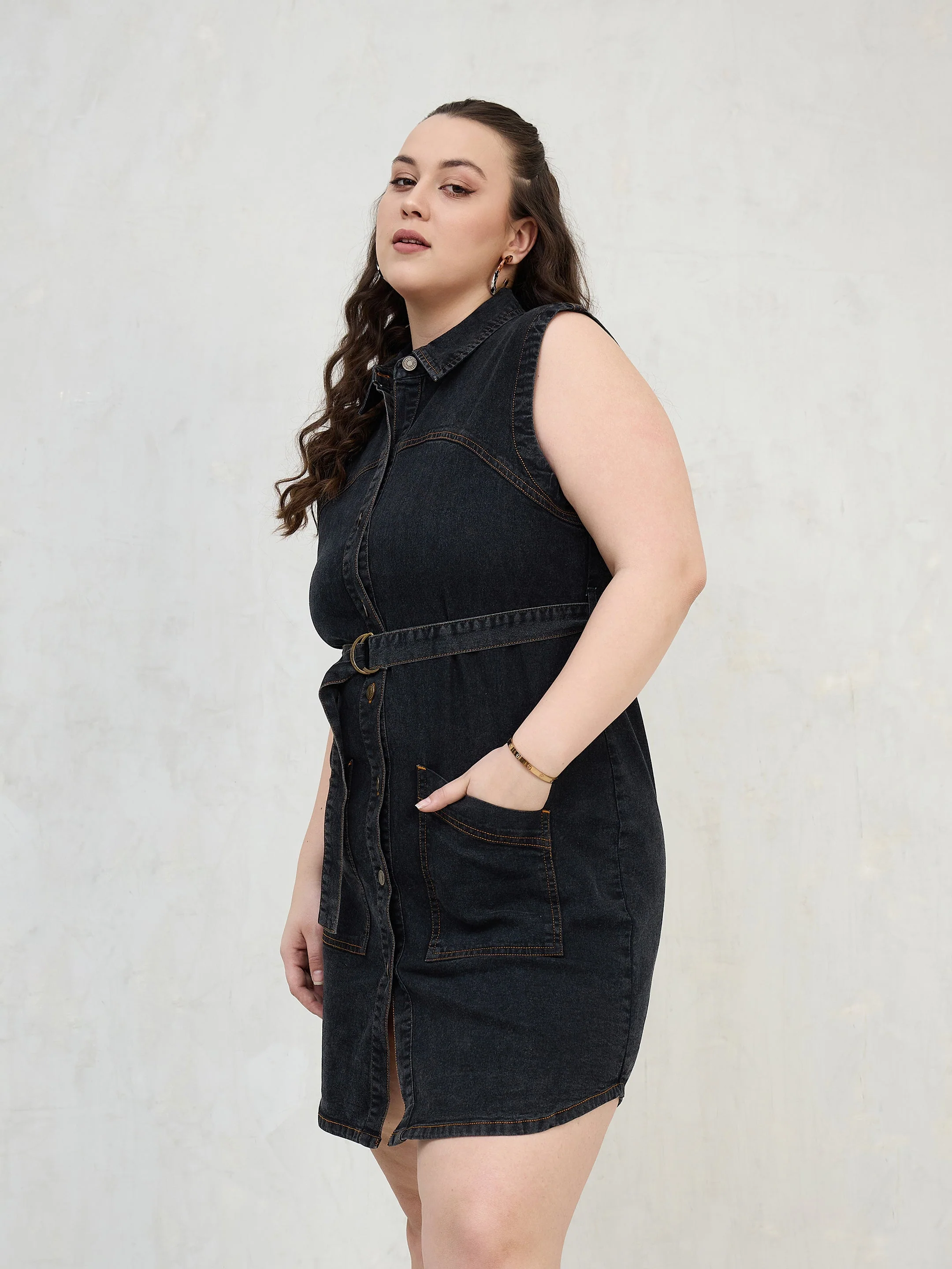 Women Black Denim Sleeveless Short Dress - Image 3