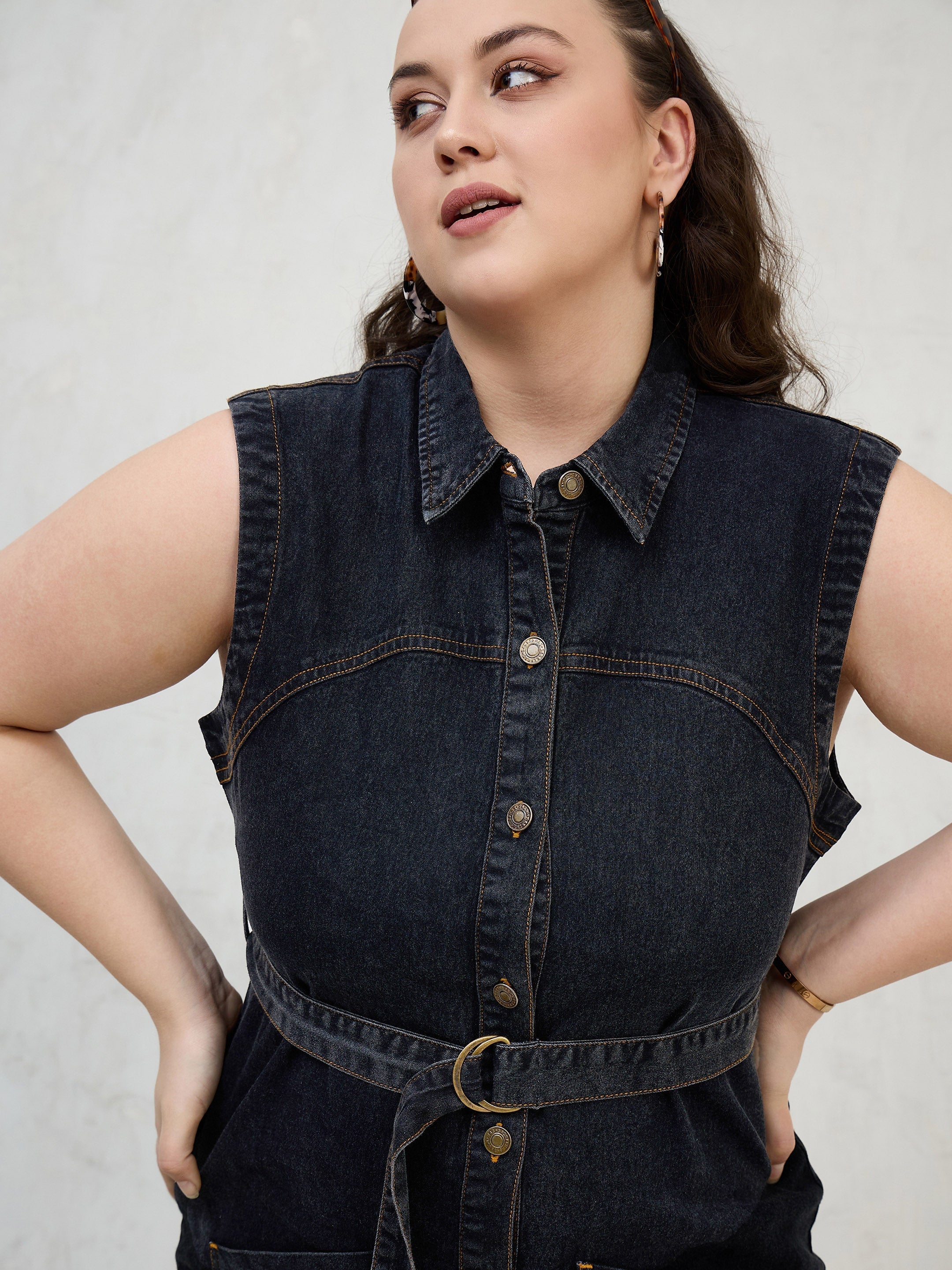 Women Black Denim Sleeveless Short Dress - Image 4