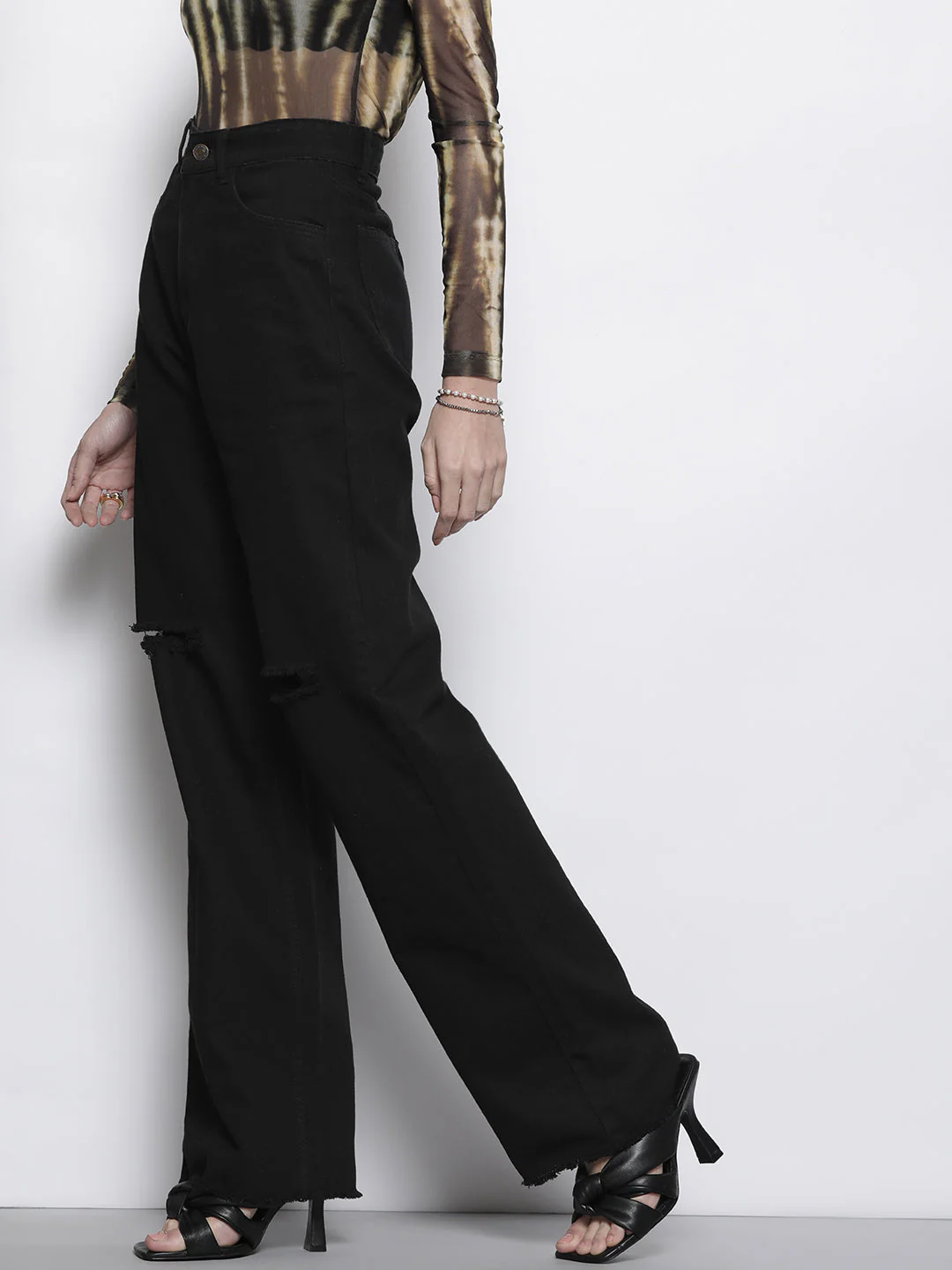 Women Black Distressed Slit Jeans - Image 2