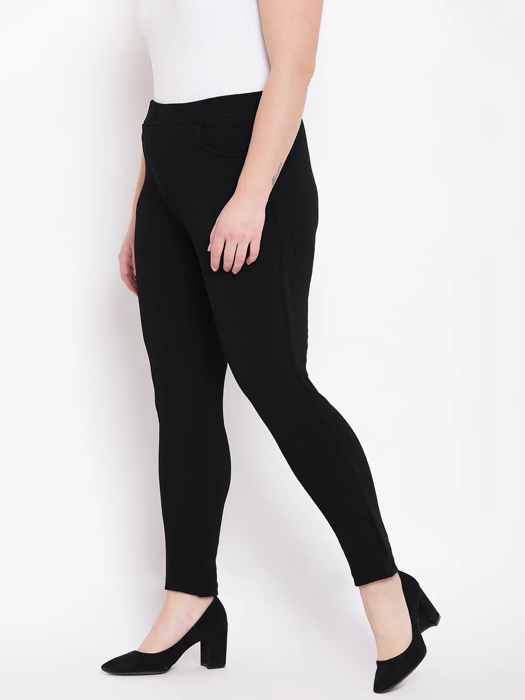 Women Black Embossed Stretch Pants - Image 4