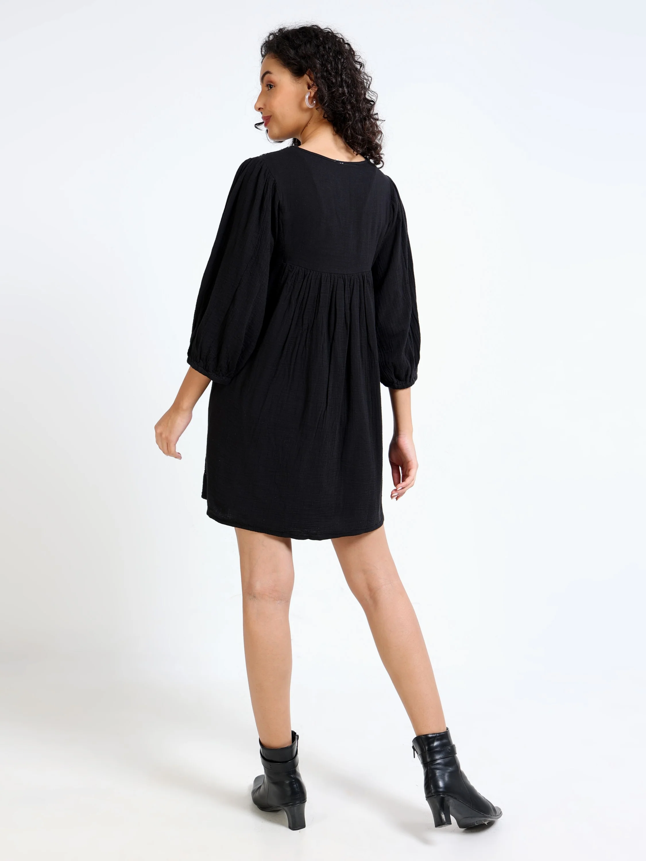 Women Black Embroidered Dress - Image 3