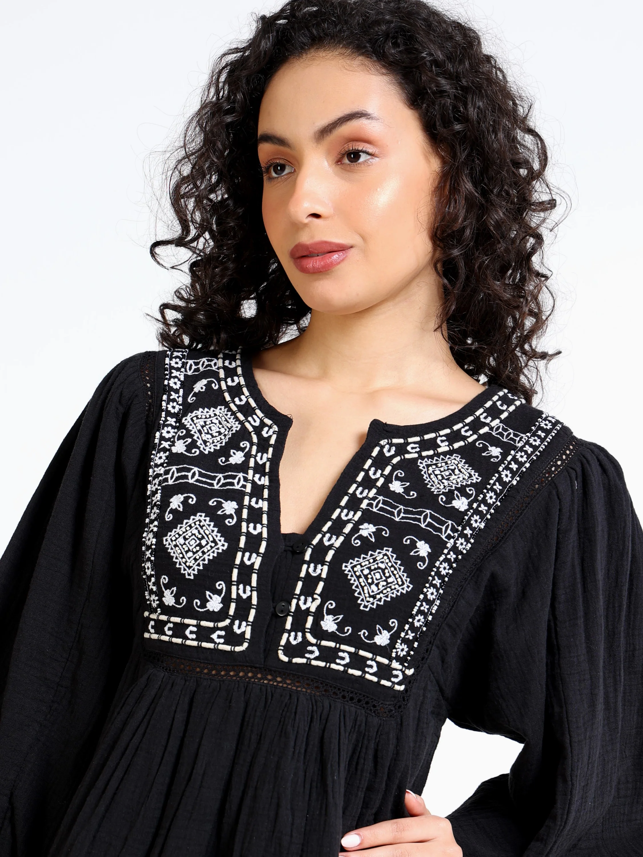 Women Black Embroidered Dress - Image 4