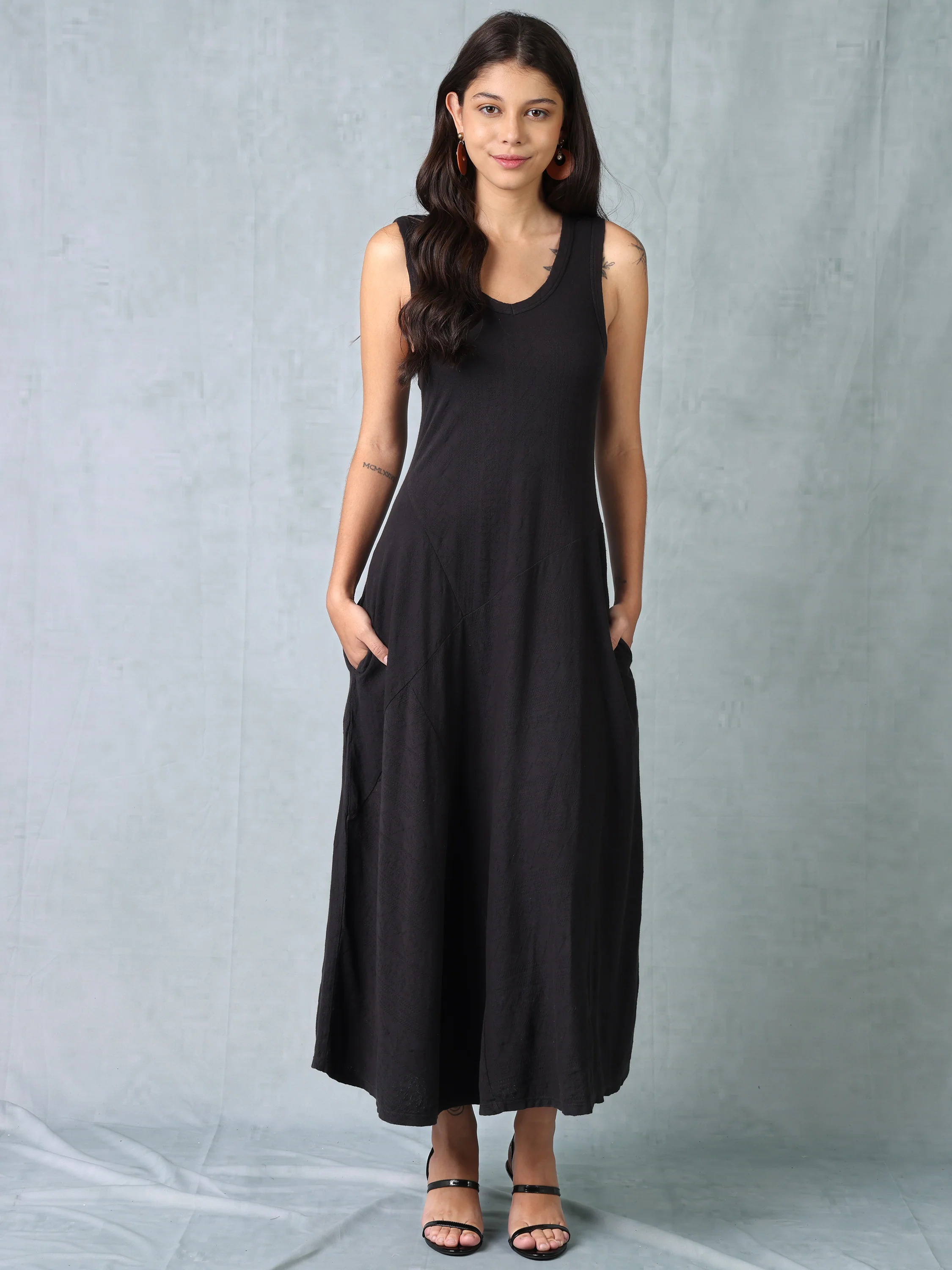 Women Black Flared Maxi Dress - Image 2