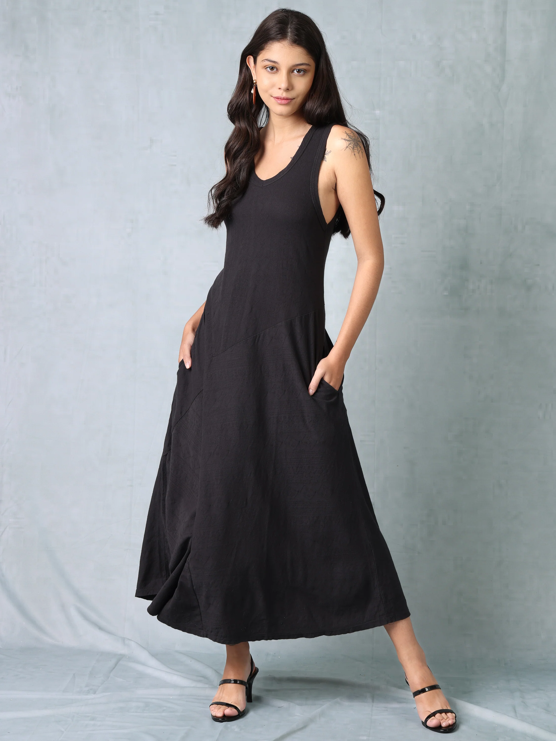 Women Black Flared Maxi Dress - Image 3