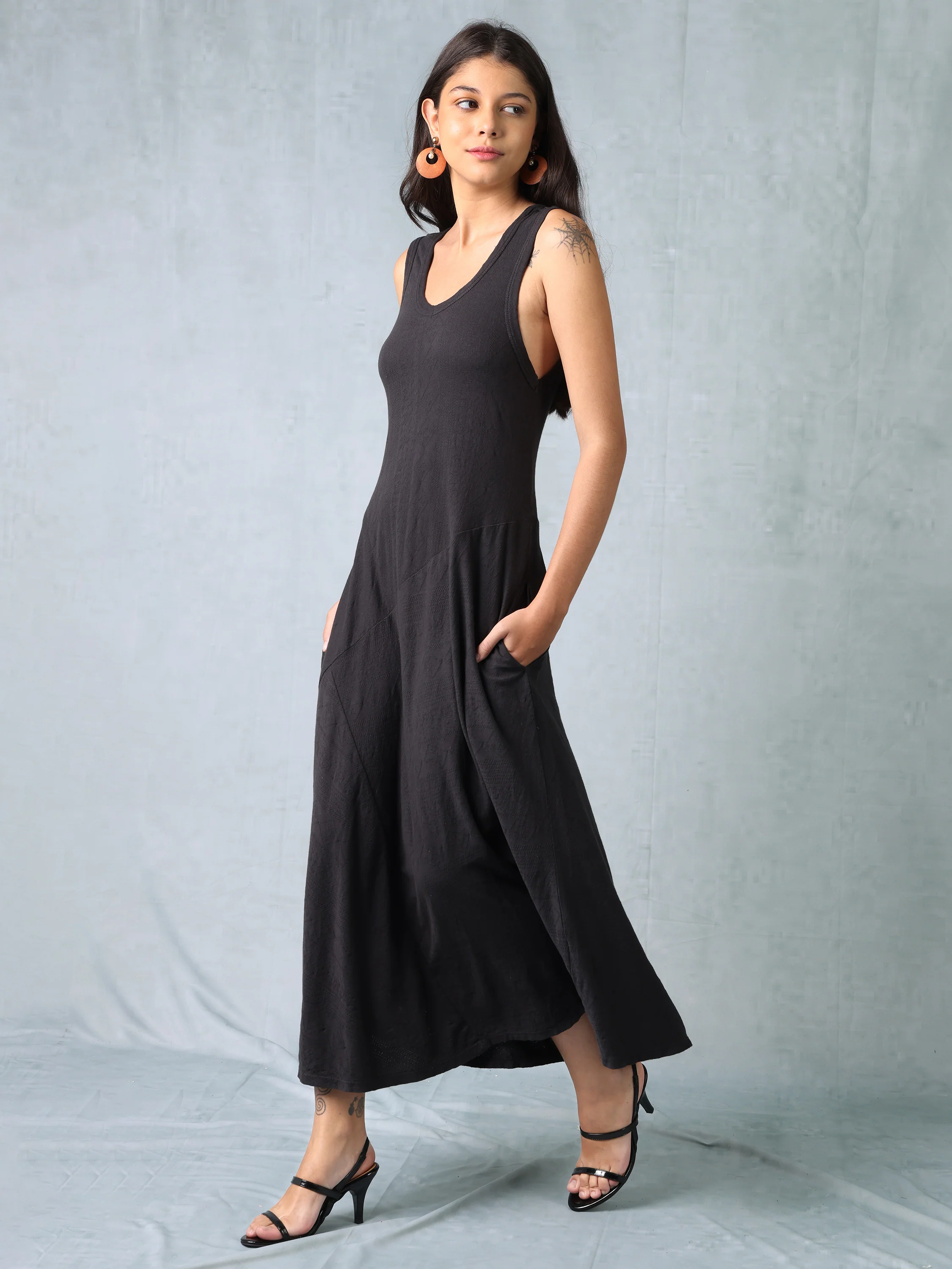 Women Black Flared Maxi Dress - Image 5