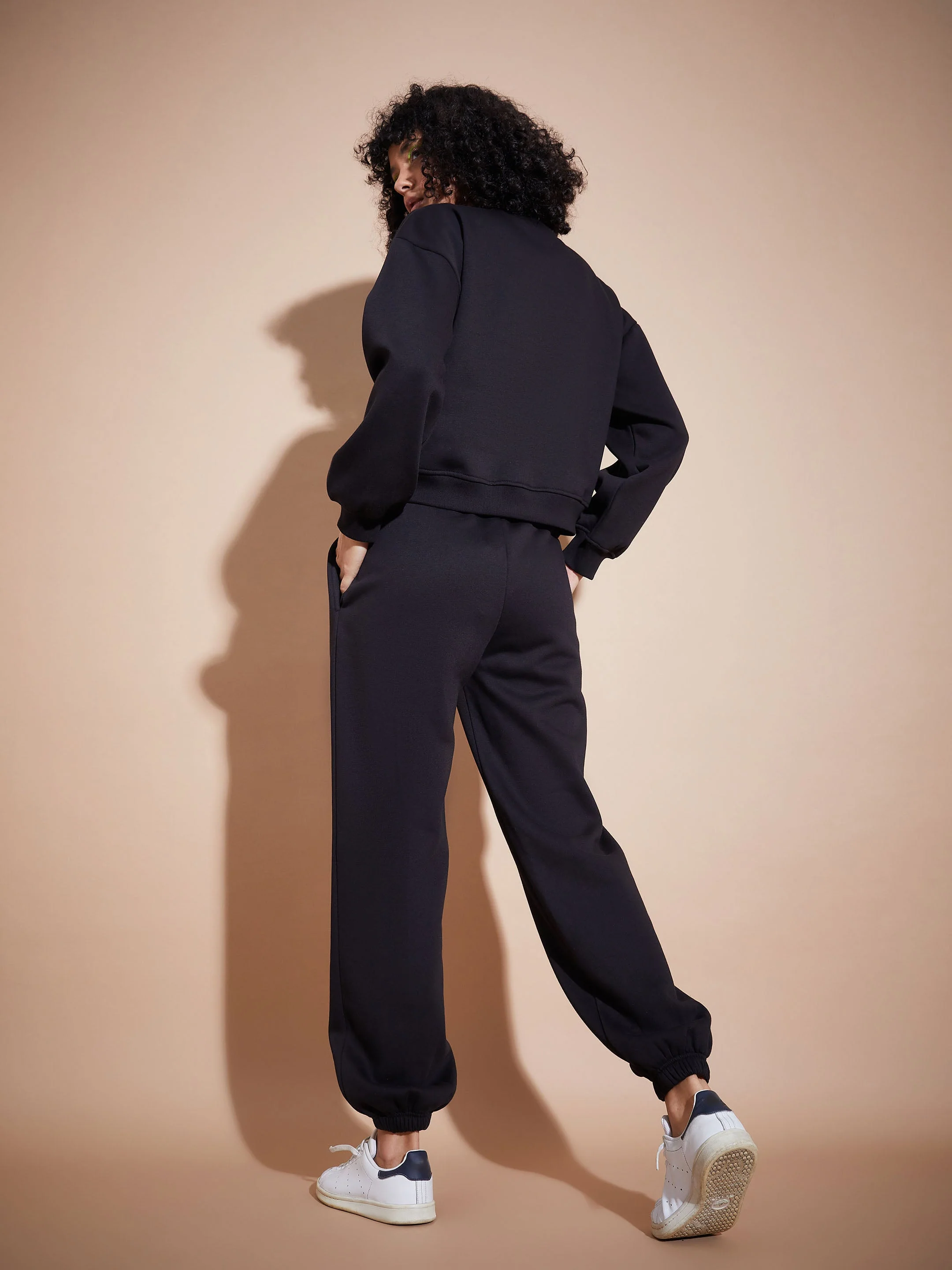 Women Black Fleece Oversized Sweatshirt With Joggers - Image 2