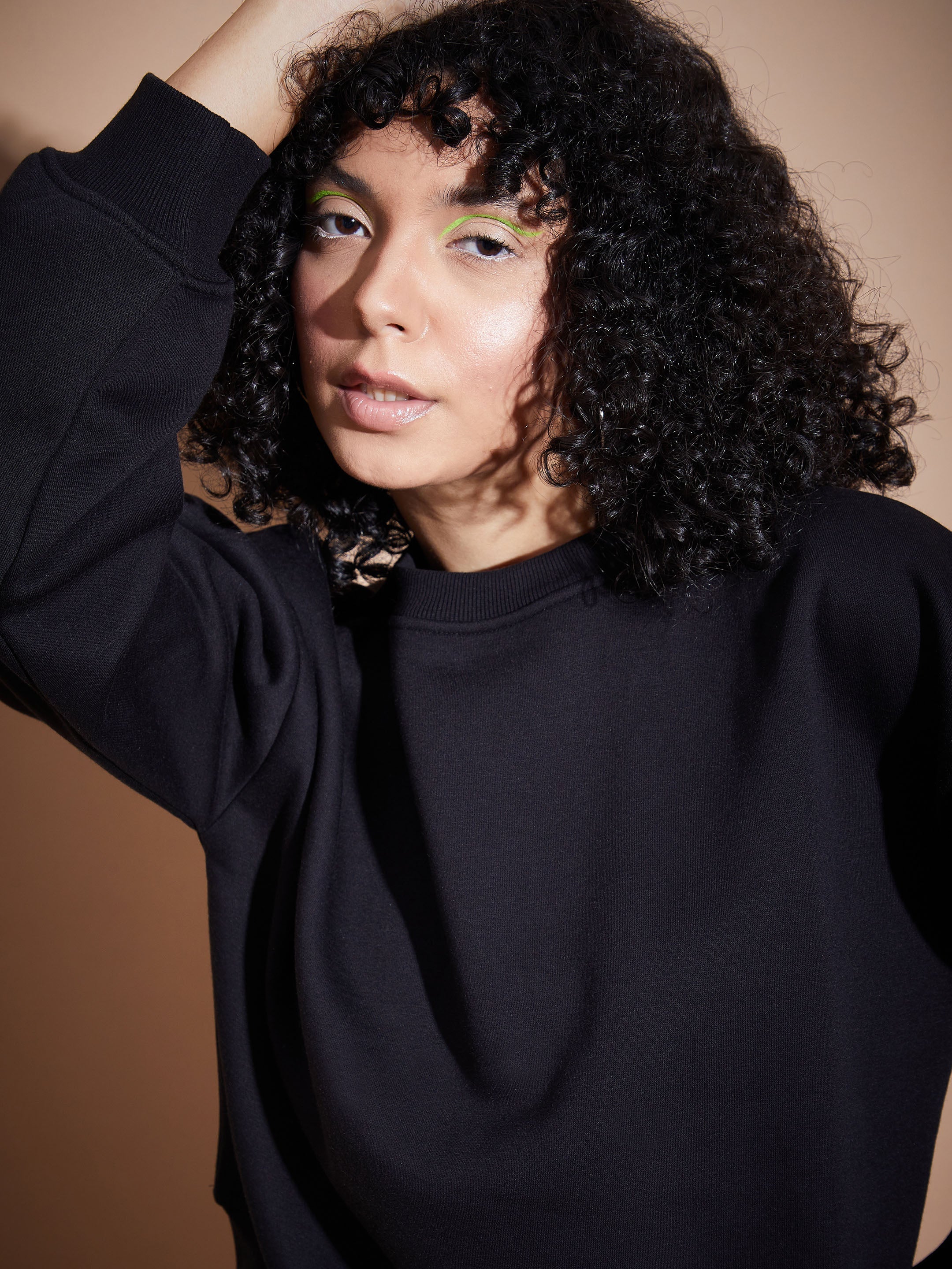 Women Black Fleece Oversized Sweatshirt With Joggers - Image 3