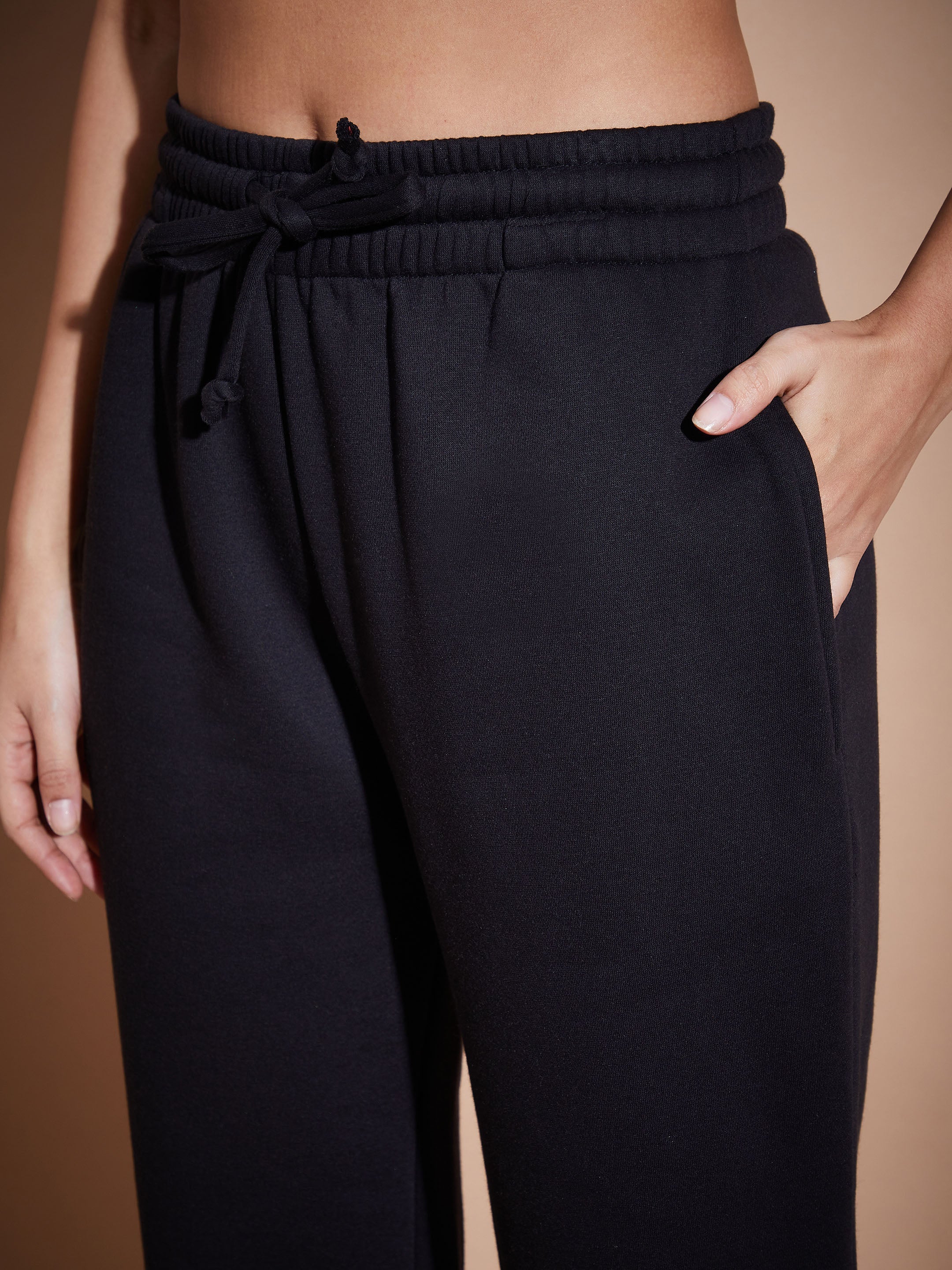 Women Black Fleece Oversized Sweatshirt With Joggers - Image 4