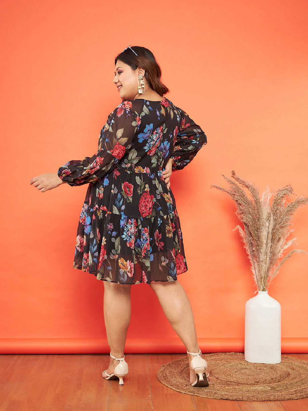 Women Black Floral Raglan Sleeves Tiered Dress - Image 2