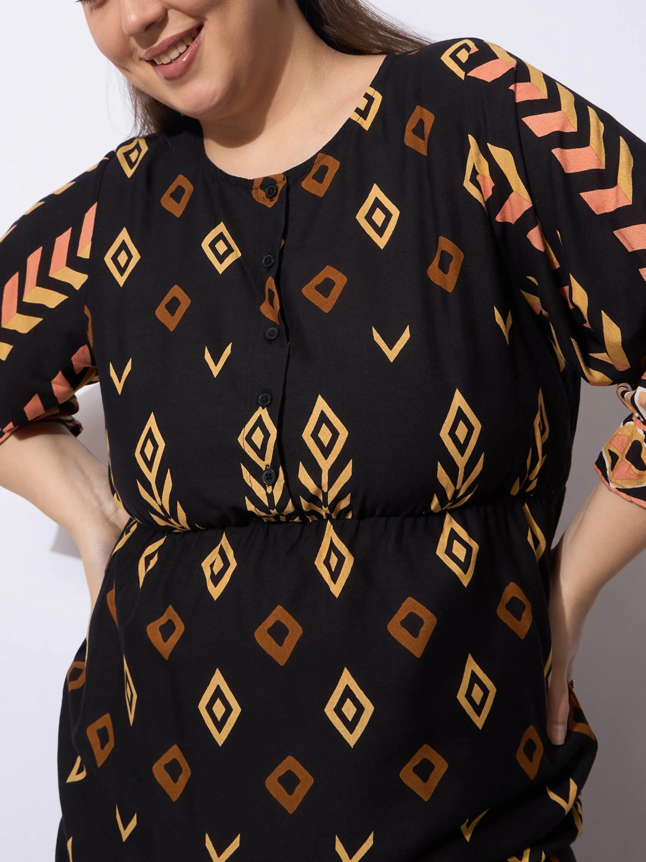 Women Black Geometric Peplum Top With Pants - Image 4