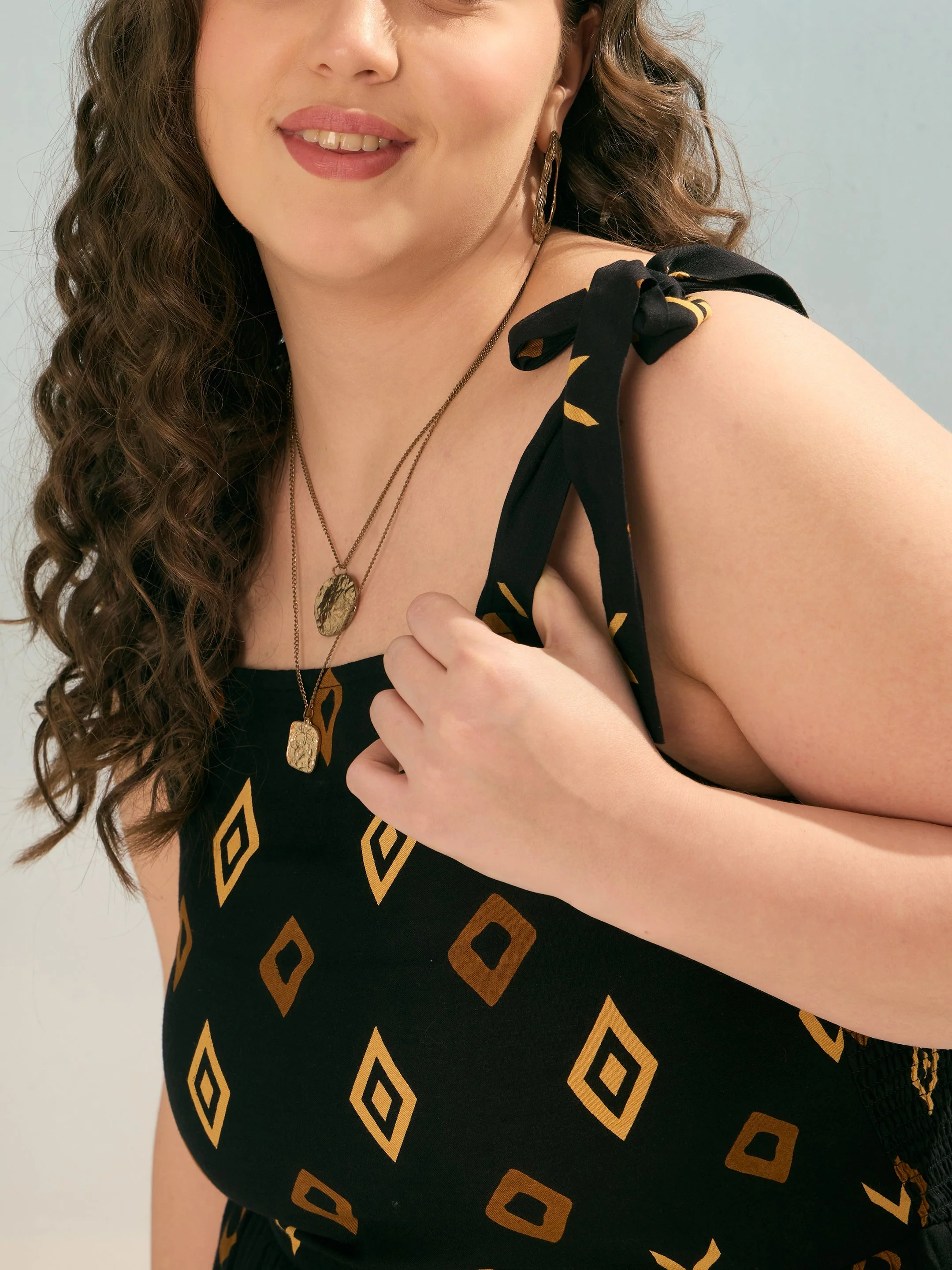 Women Black Geometric Tie Up Tiered Dress - Image 4