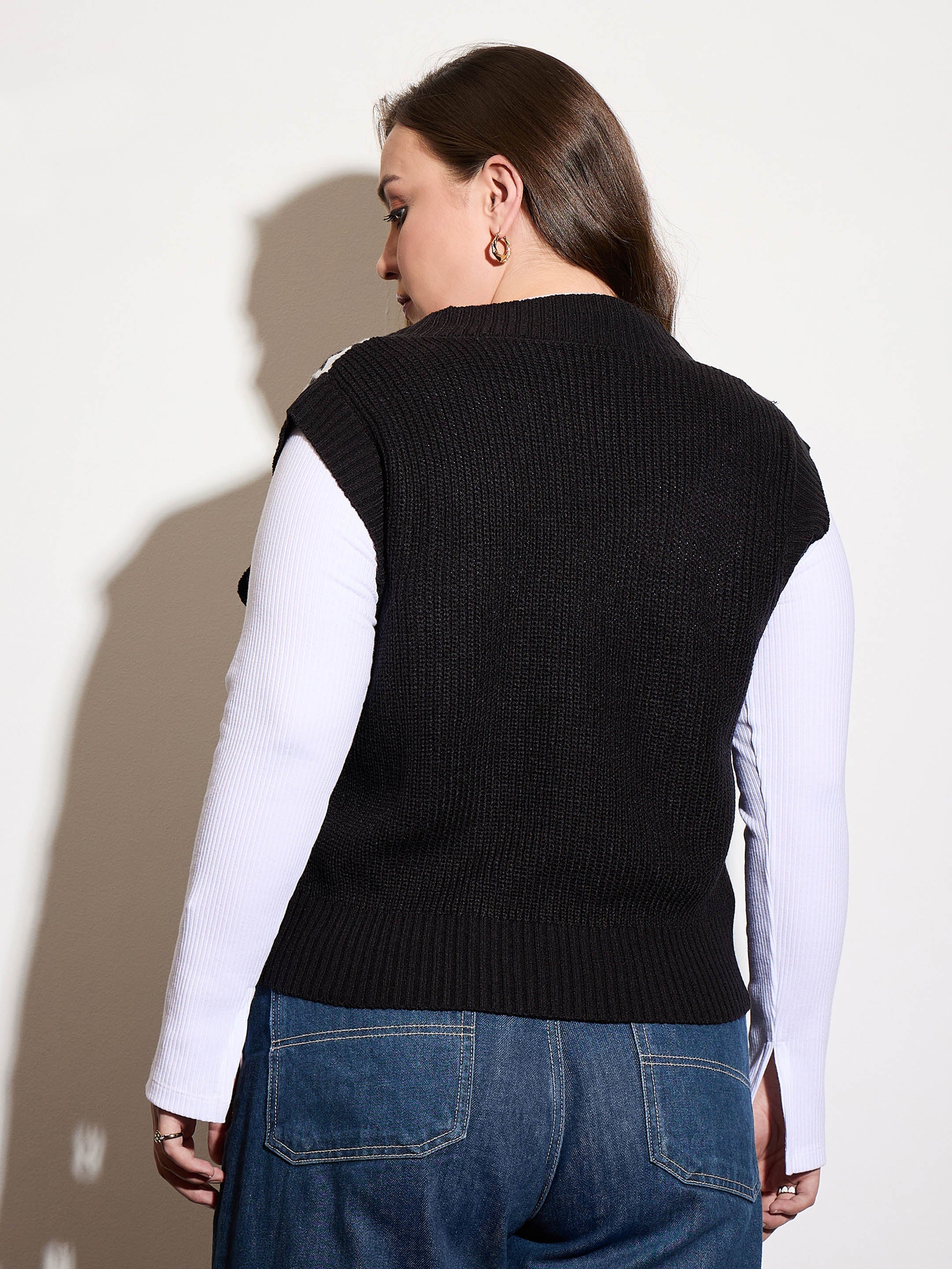 Women Black Houndstooth V-Neck Sweater Vest - Image 5