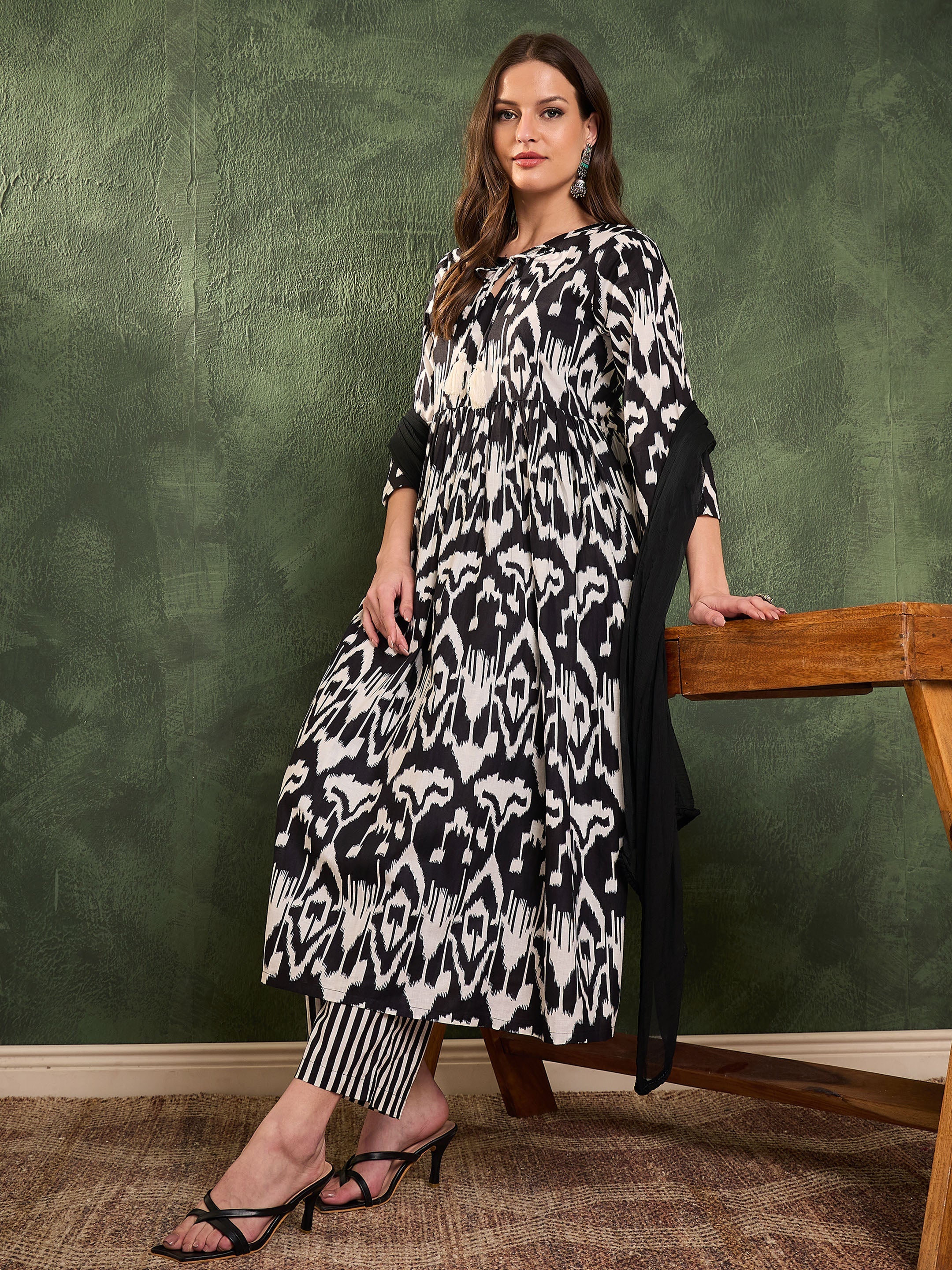 Women Black Ikat Dori Gathered Kurta Set with Dupatta - Image 2
