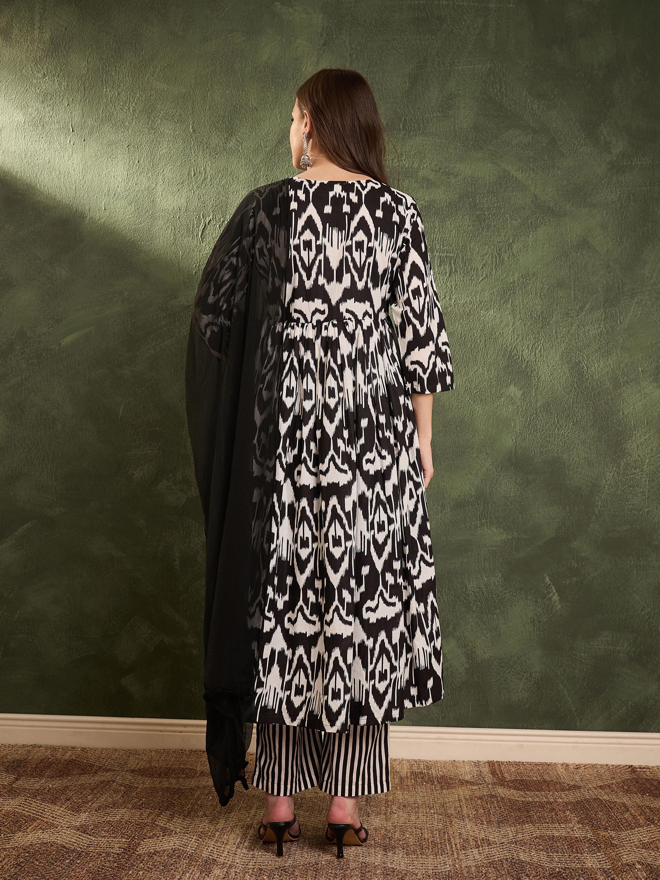 Women Black Ikat Dori Gathered Kurta Set with Dupatta - Image 5