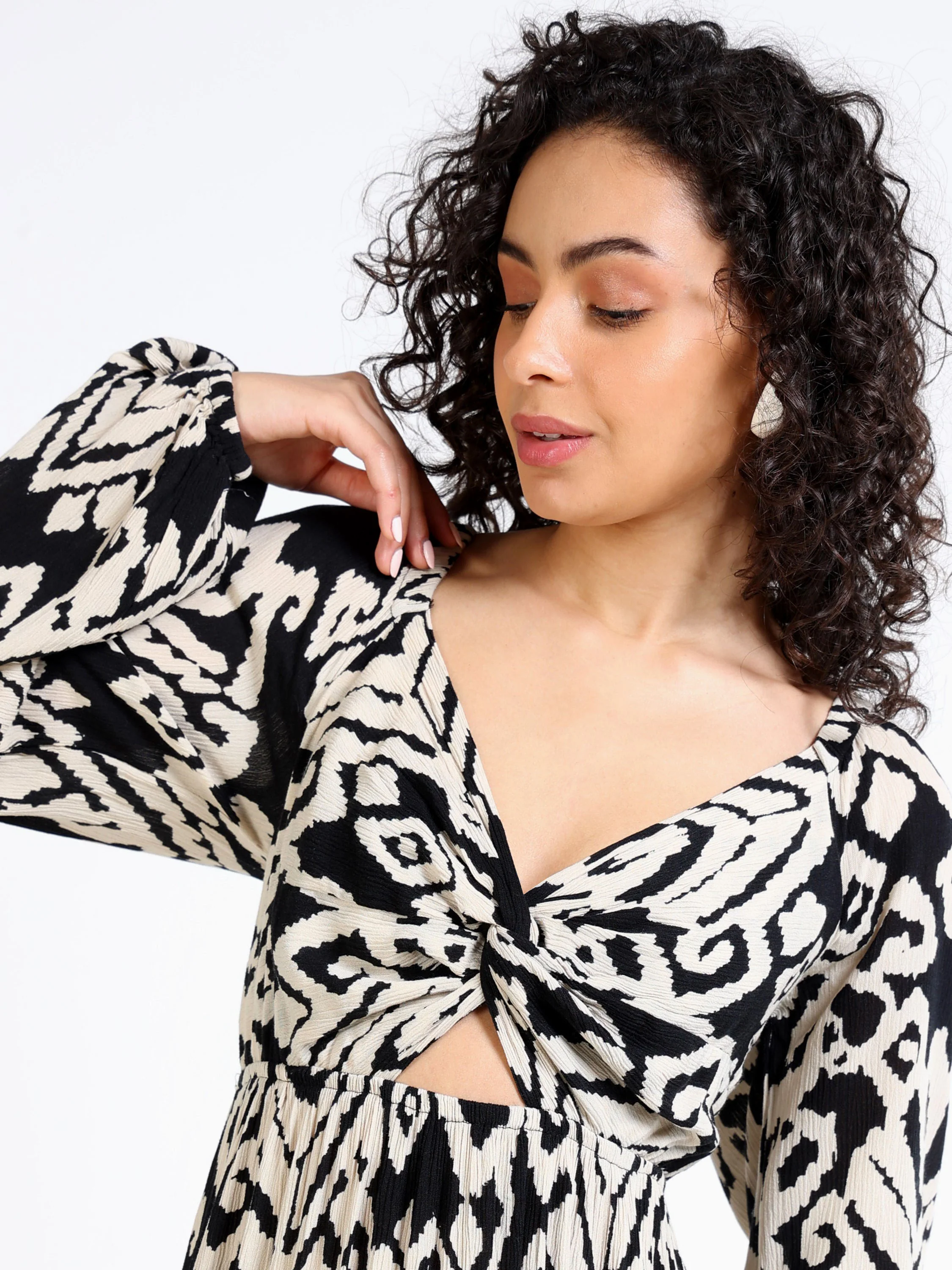 Women Black Ikkat Print Dress - Image 3