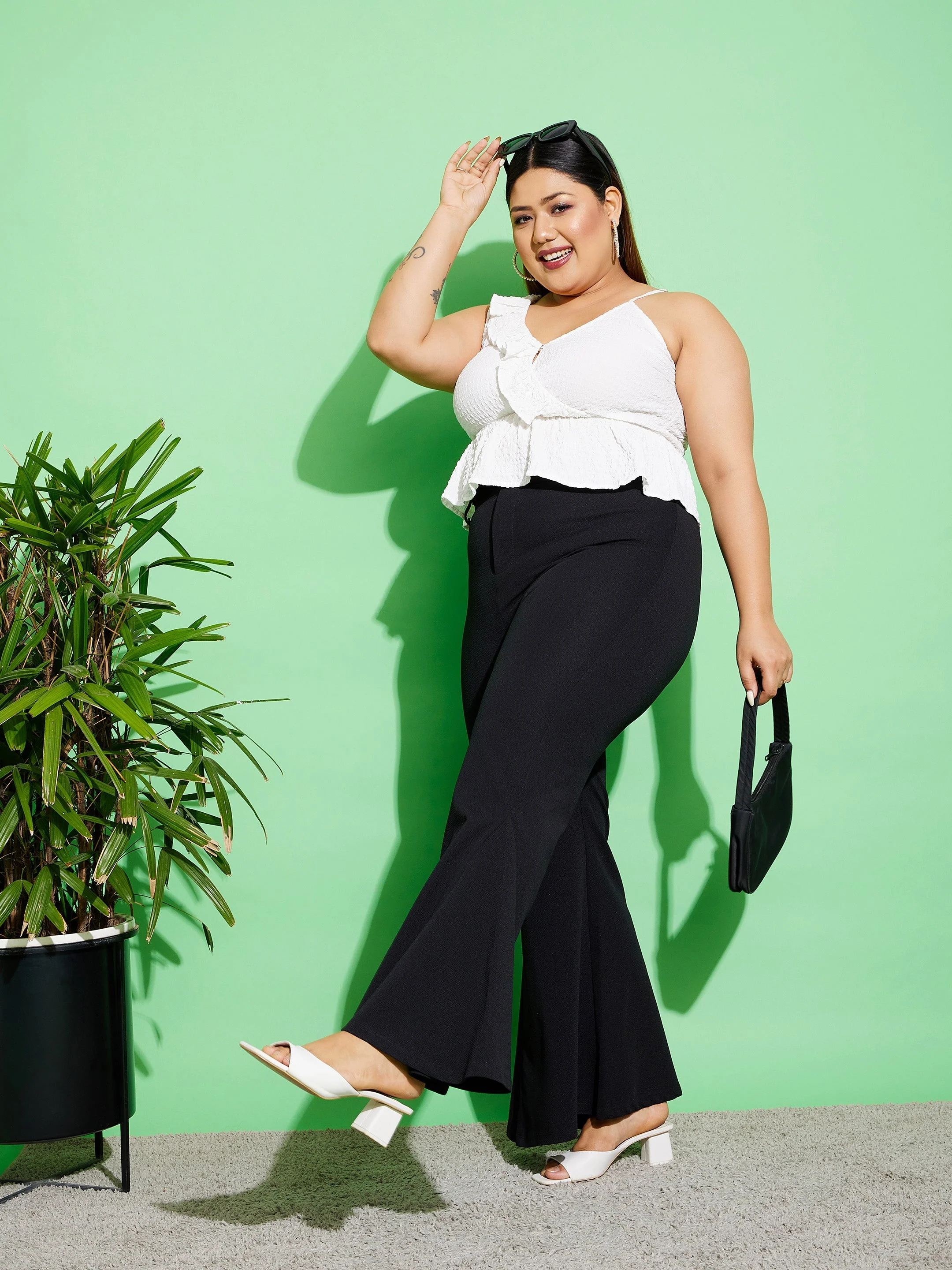 Women Black Kick Pleats Pants - Image 2