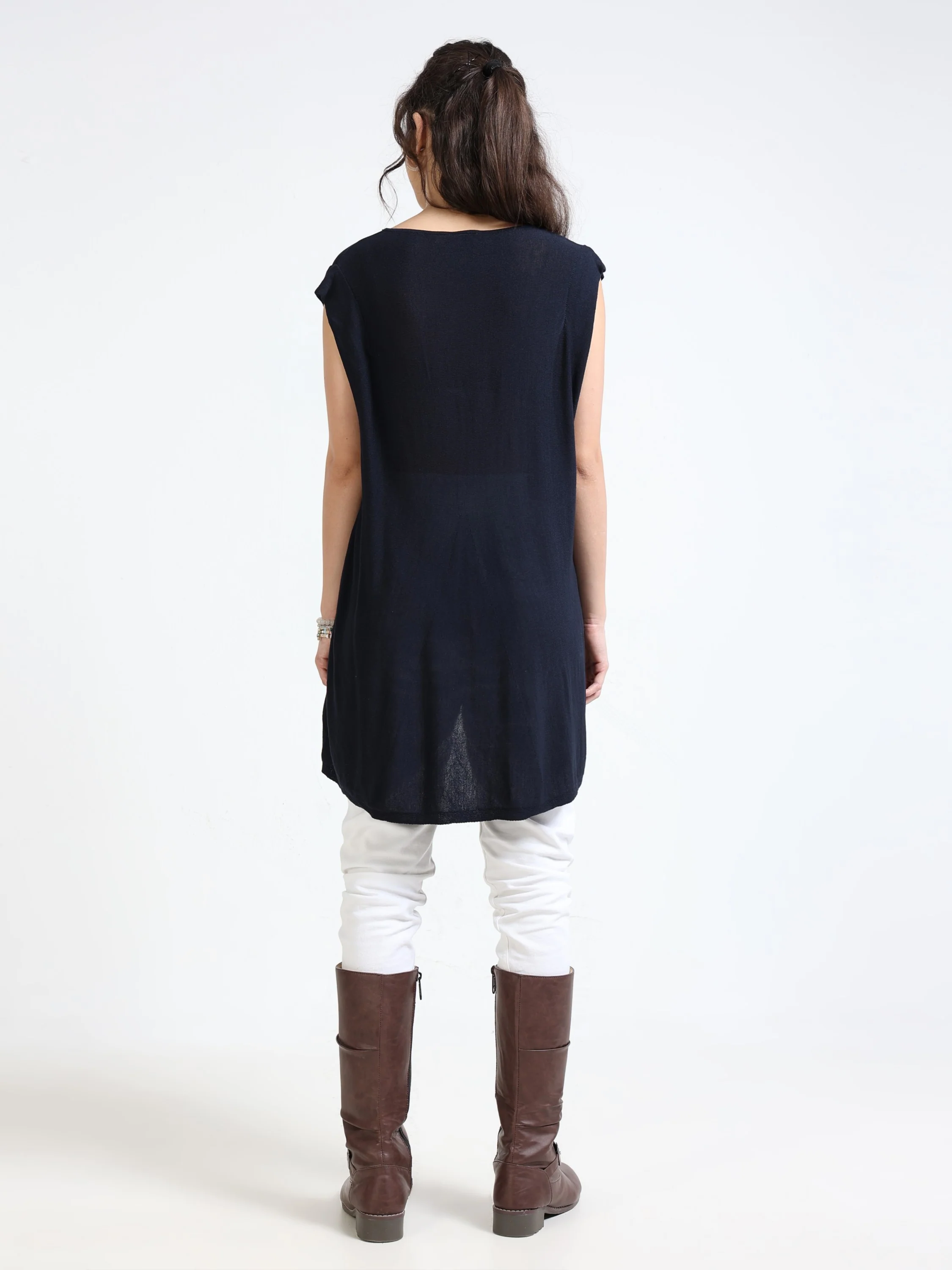 Women Black High Low Top - Image 2