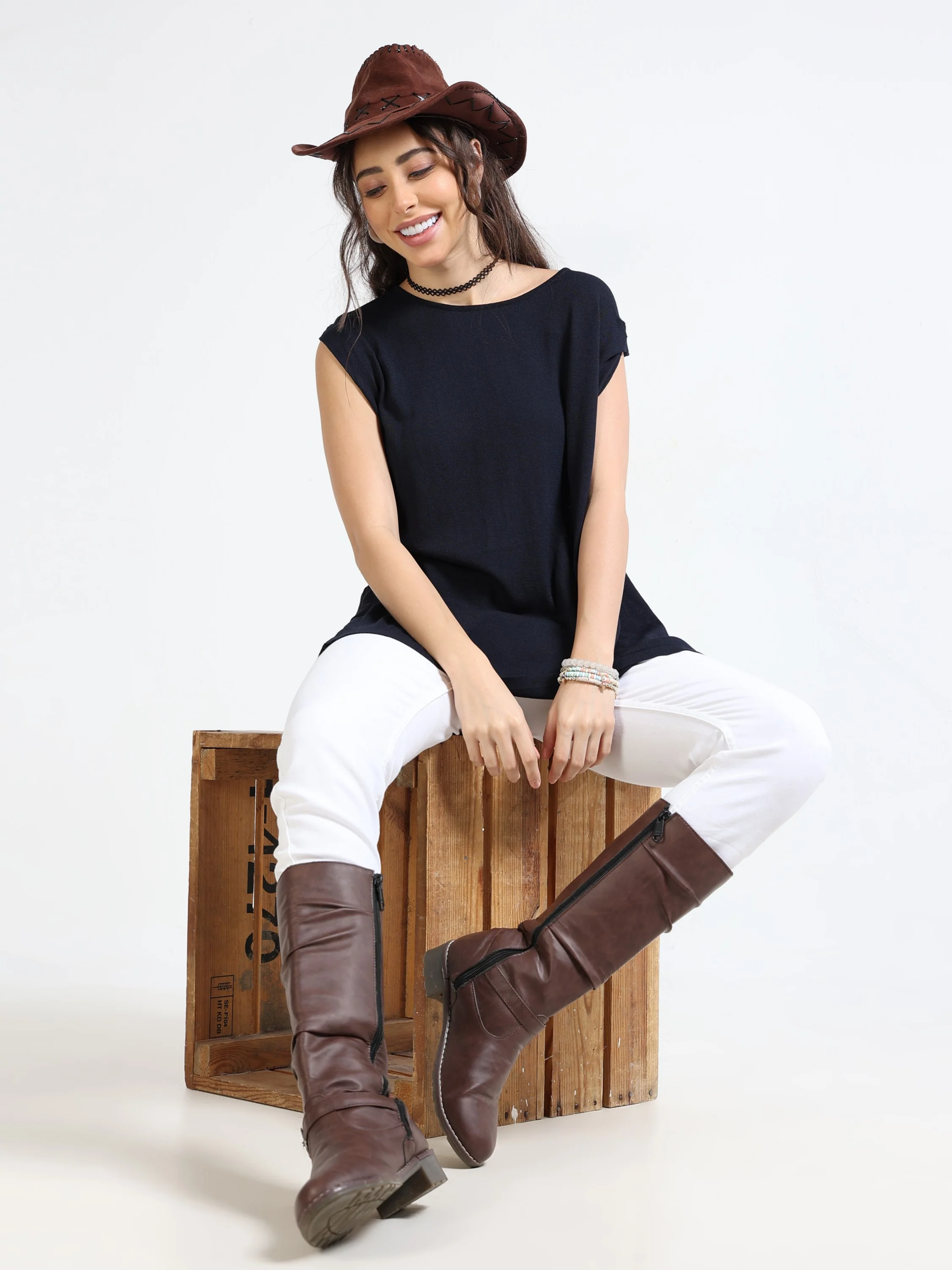 Women Black High Low Top - Image 5
