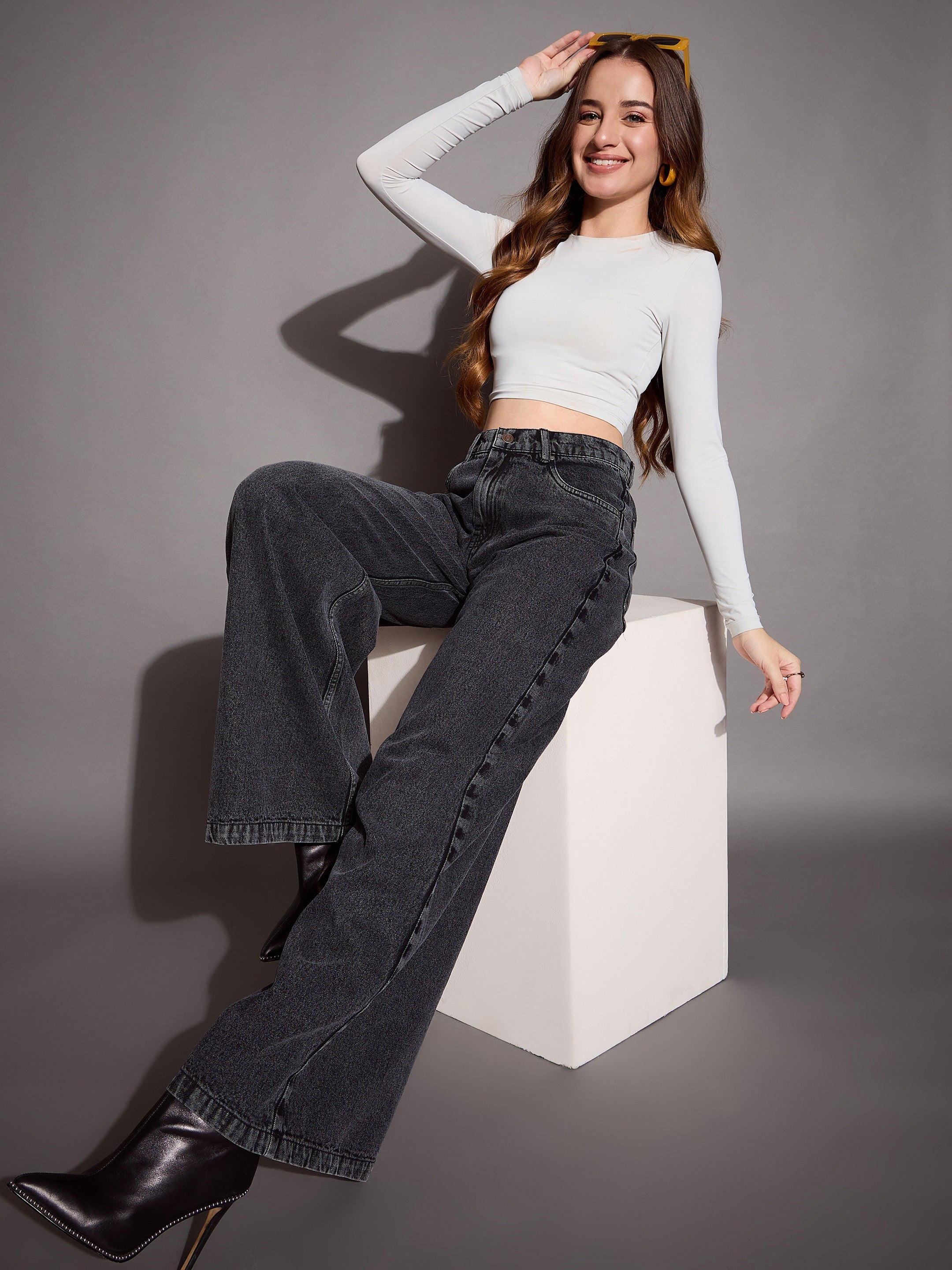 Women Black Low Waist Wide Leg Jeans - Image 6