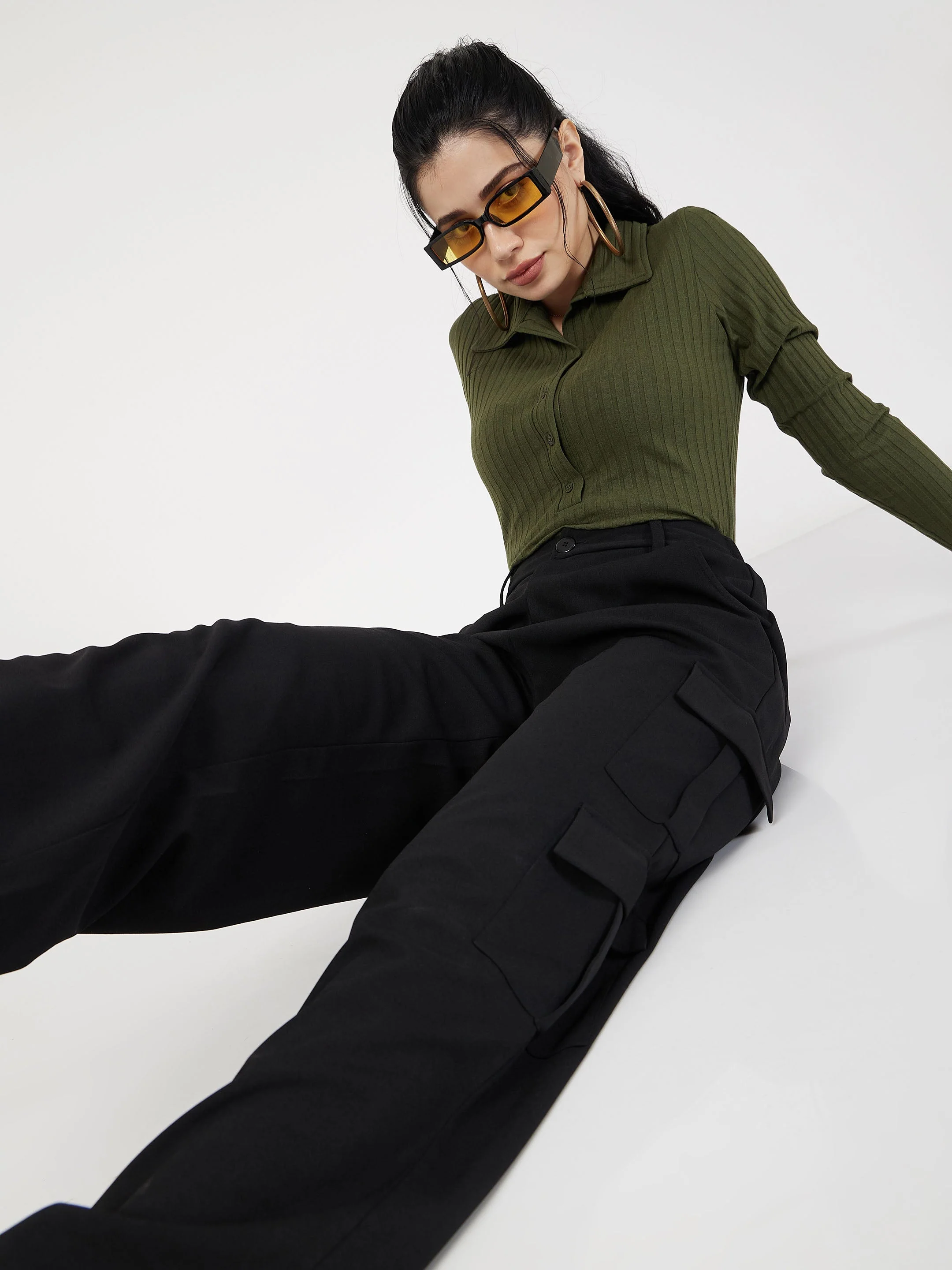 Women Black Multi Pocket Detail Cargo Pants - Image 6