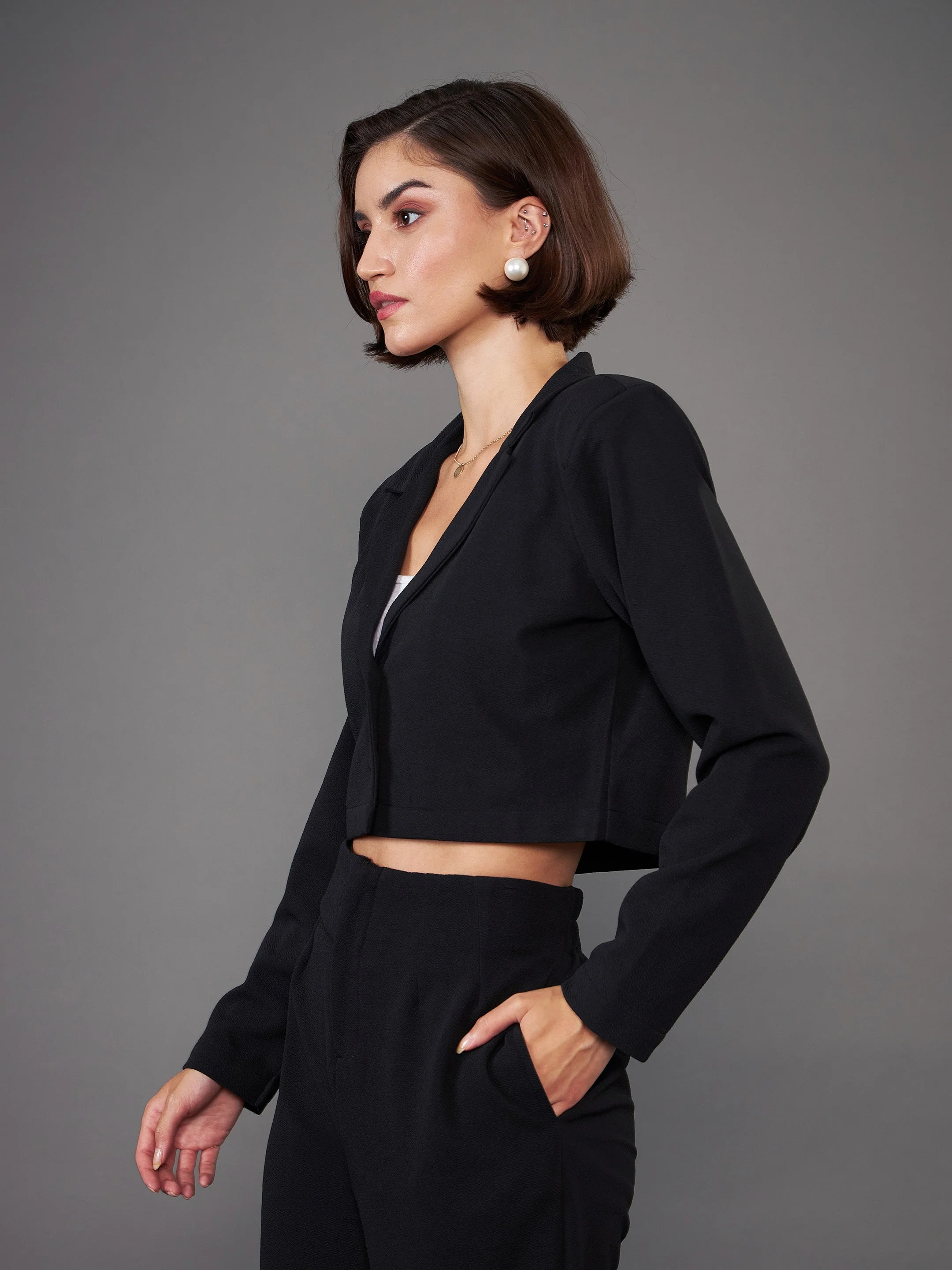 Women Black Notch Collar Crop Blazer - Image 3