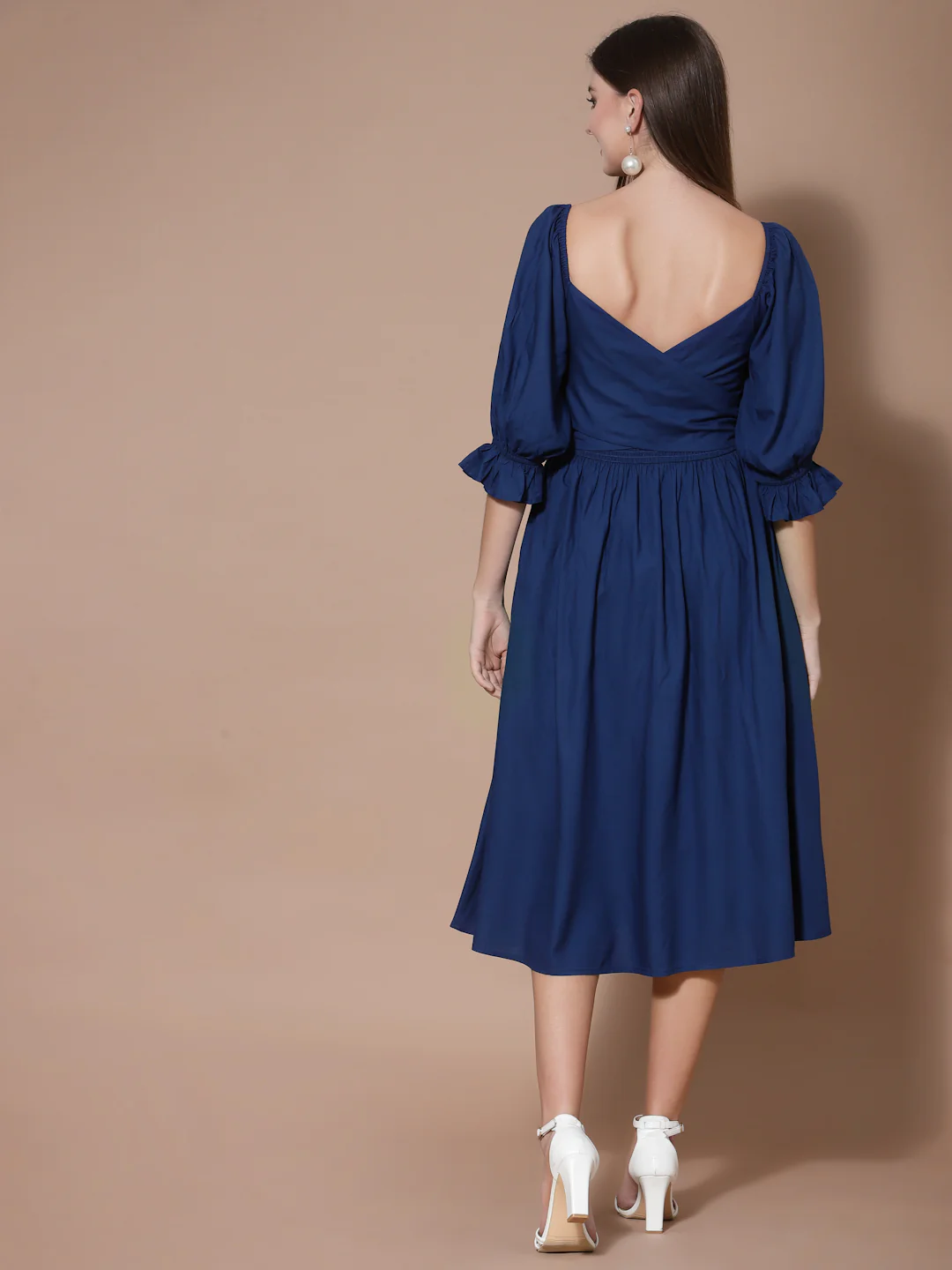 Women Black Odour Free Crepe Midi Dress - Image 4
