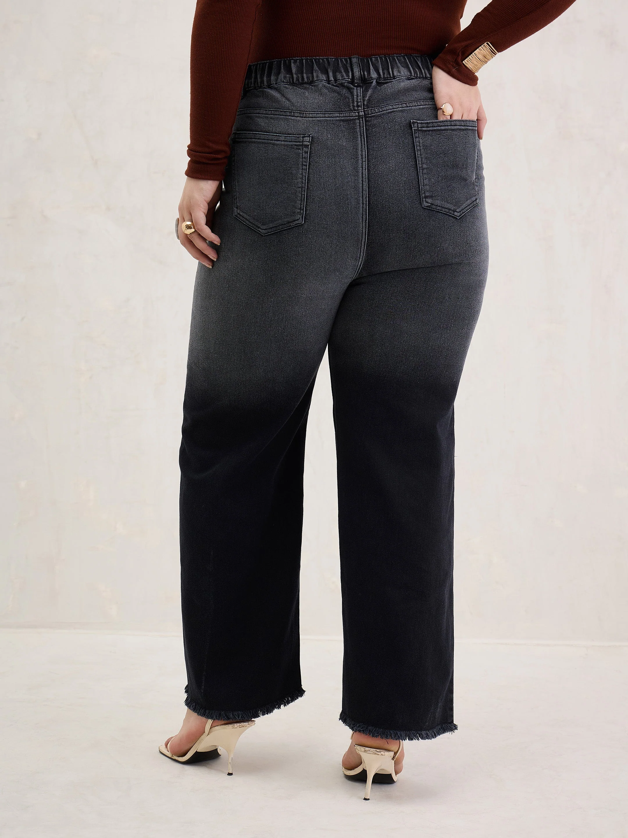 Women Black Ombre Straight Jeans - Image 5