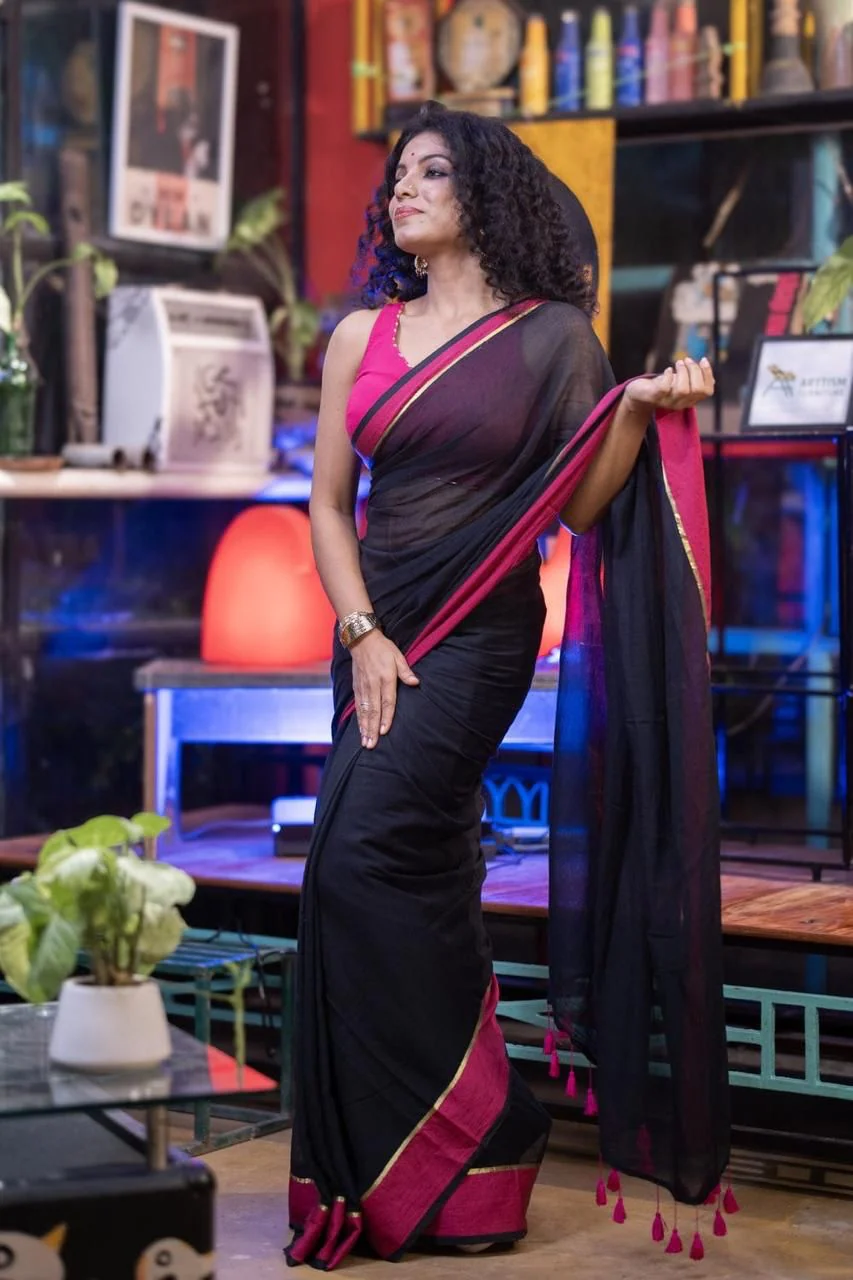 Women Black Pink Border Mul Cotton Saree - Image 6