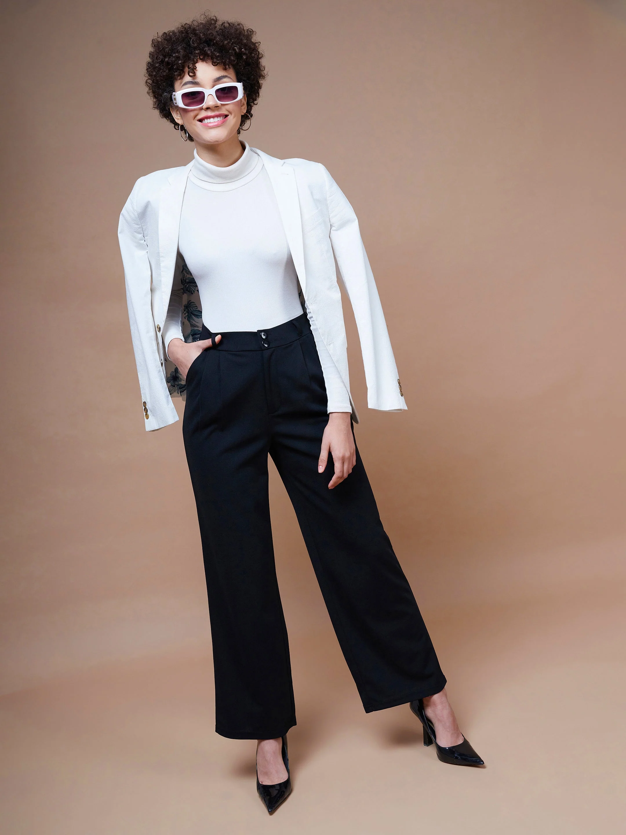 Women Black Pleated Straight Stretchable Pants - Image 3