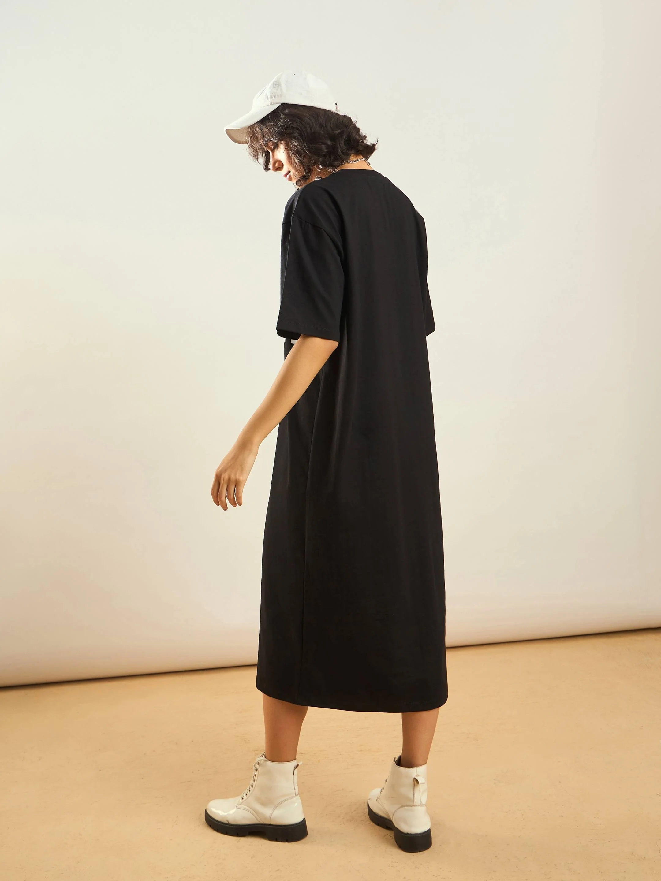 Women Black Printed T-Shirt Dress - Image 2
